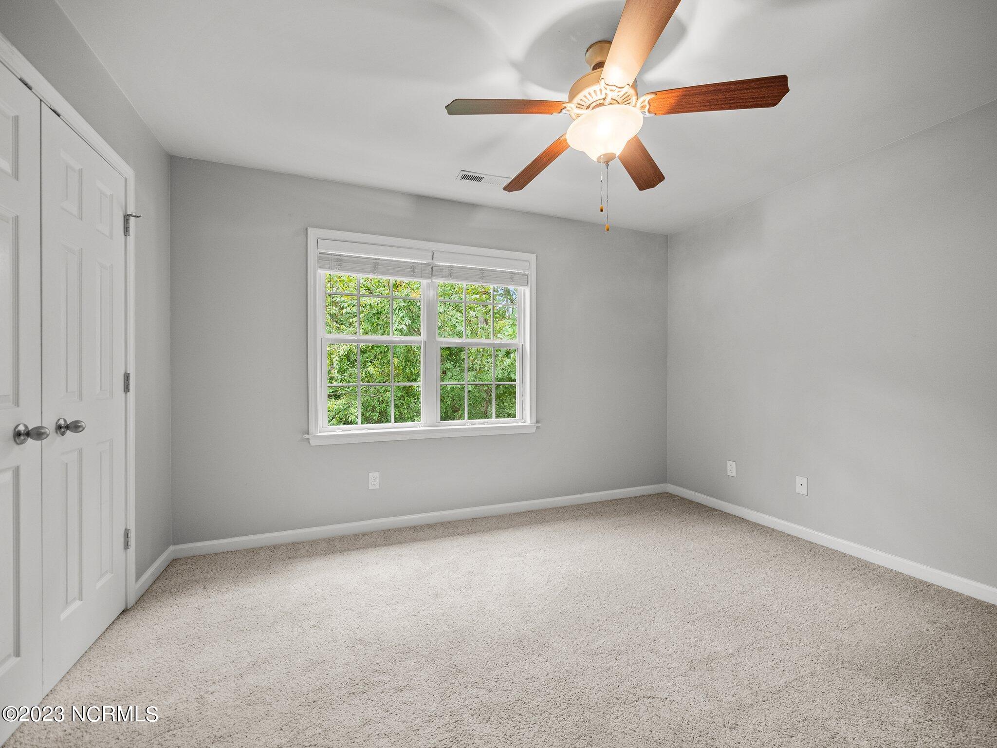 100560700 | Photo 11