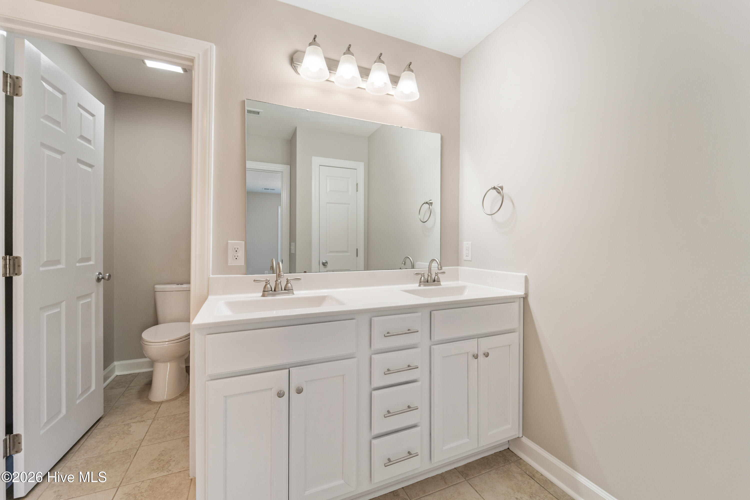 100553894 | Photo 16