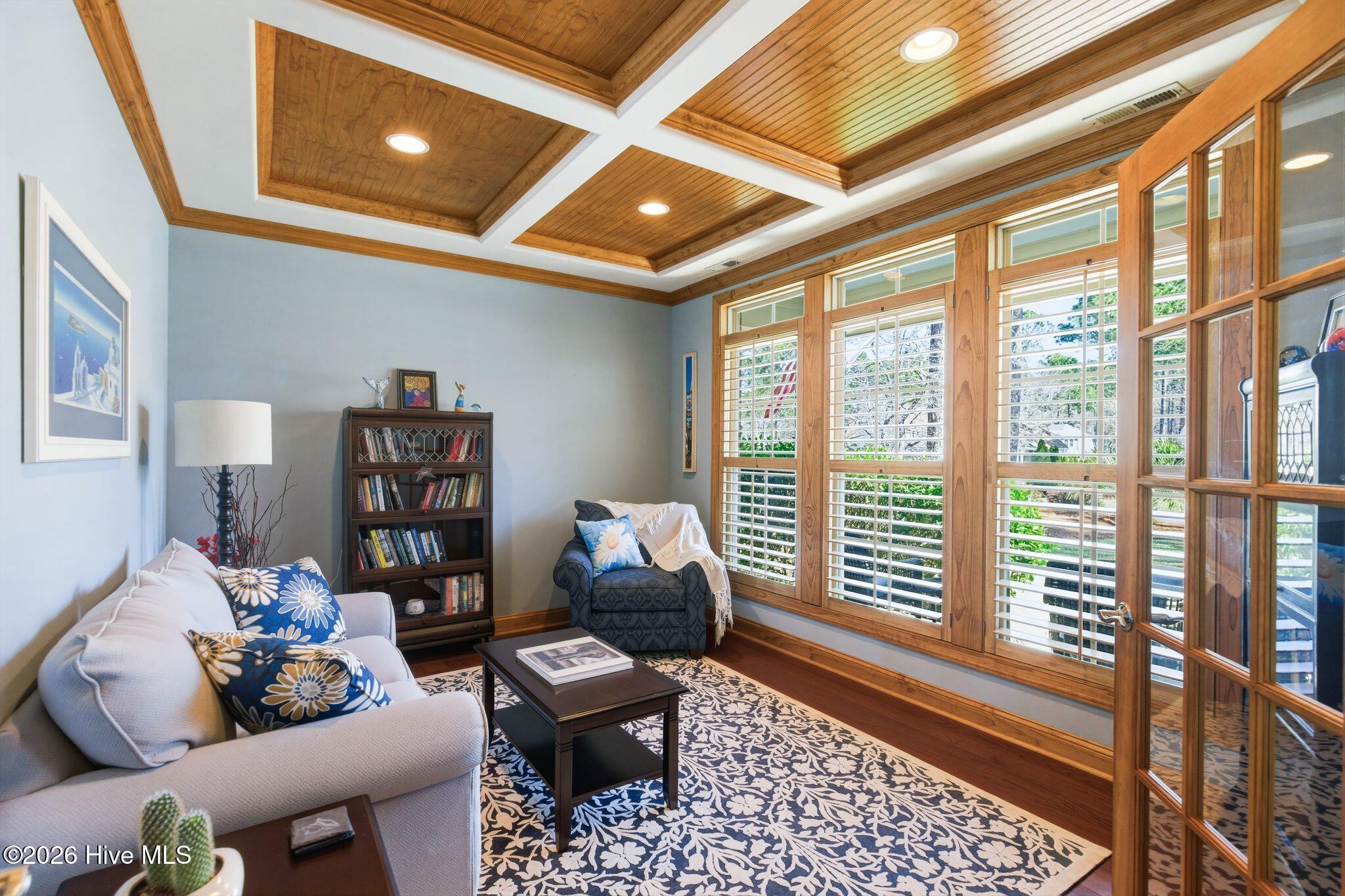 100564432 | Photo 68