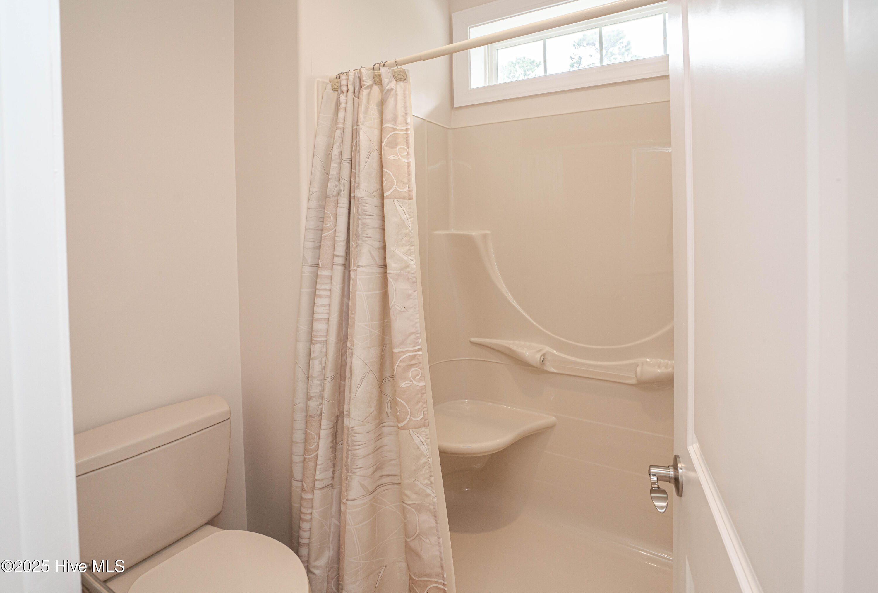 100530810 | Photo 37