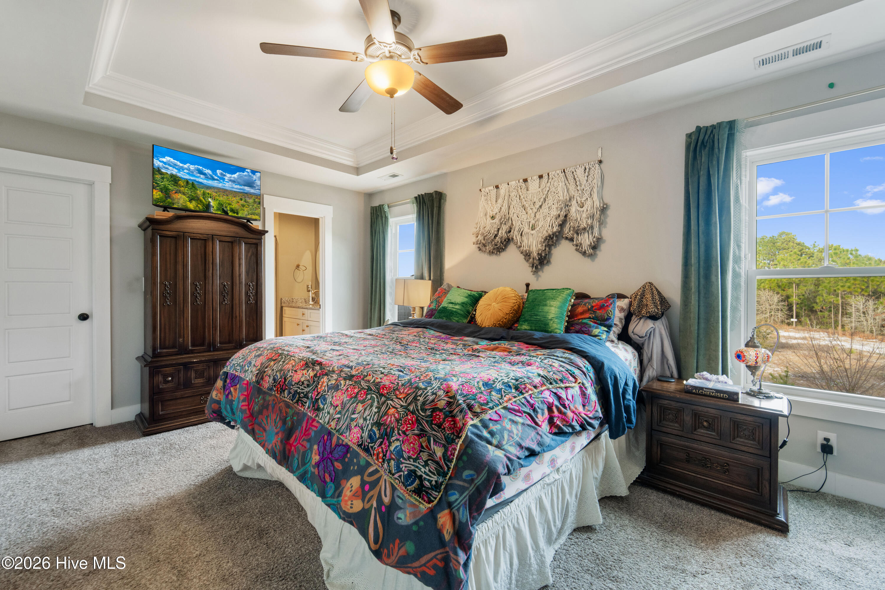 100549687 | Photo 28