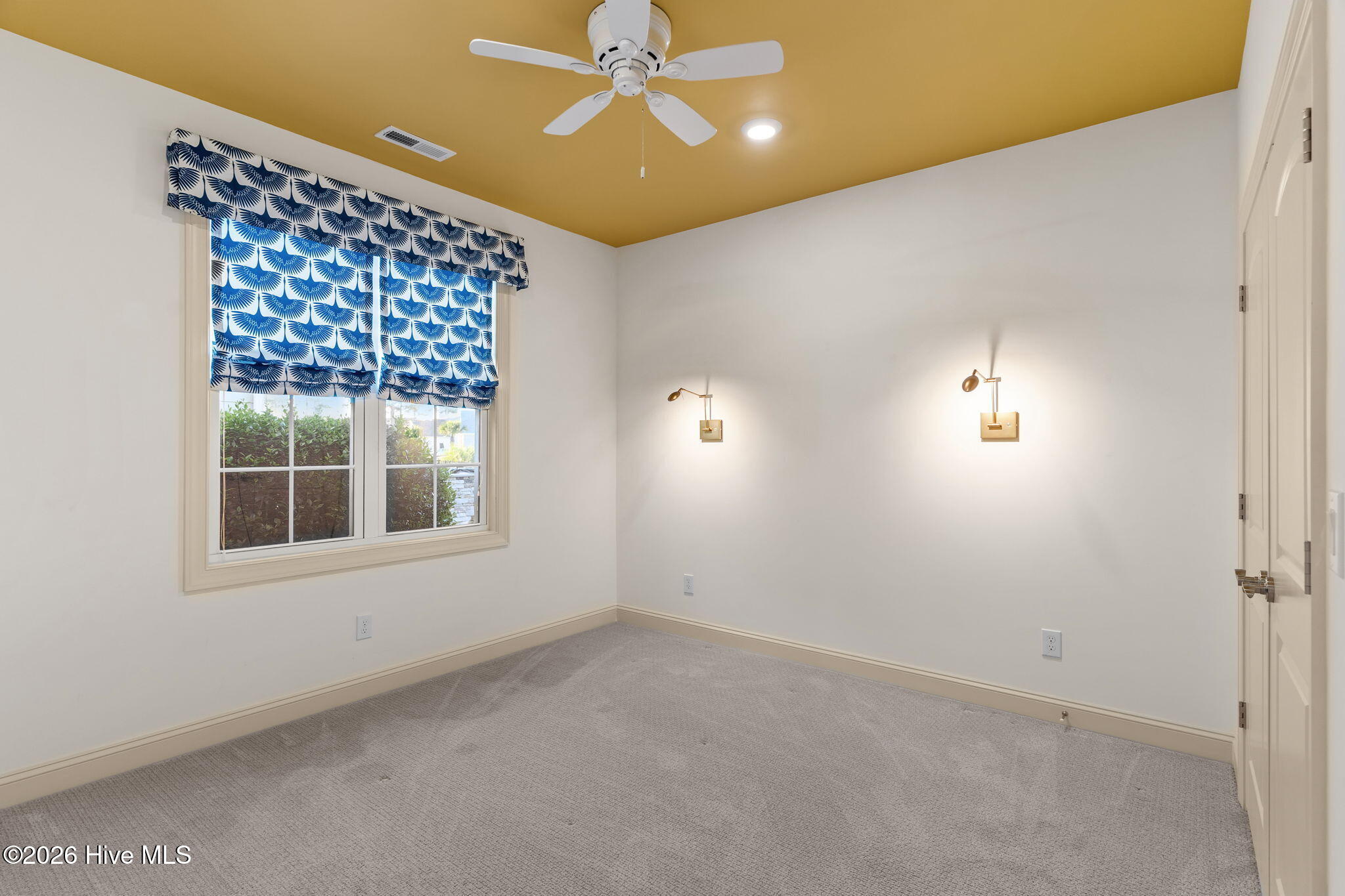 100566700 | Photo 20