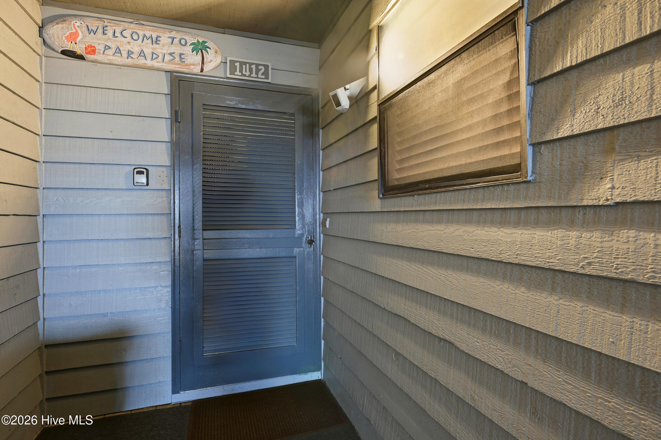 100563285 | Photo 58