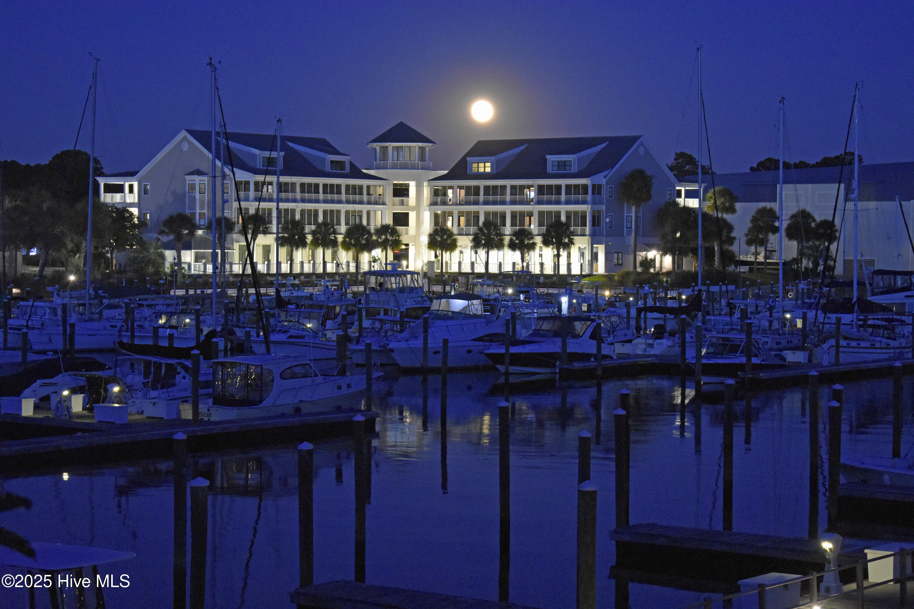 100530438 | Photo 10