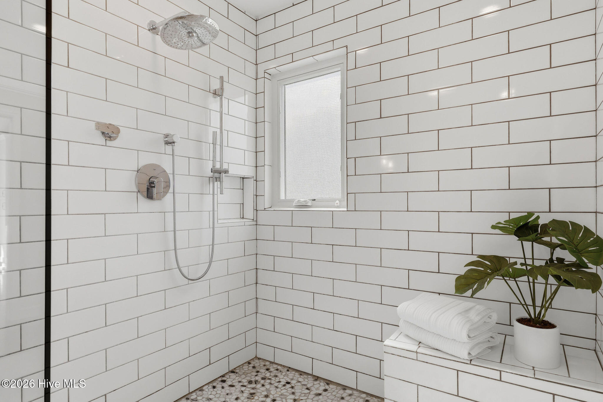 100567317 | Photo 25