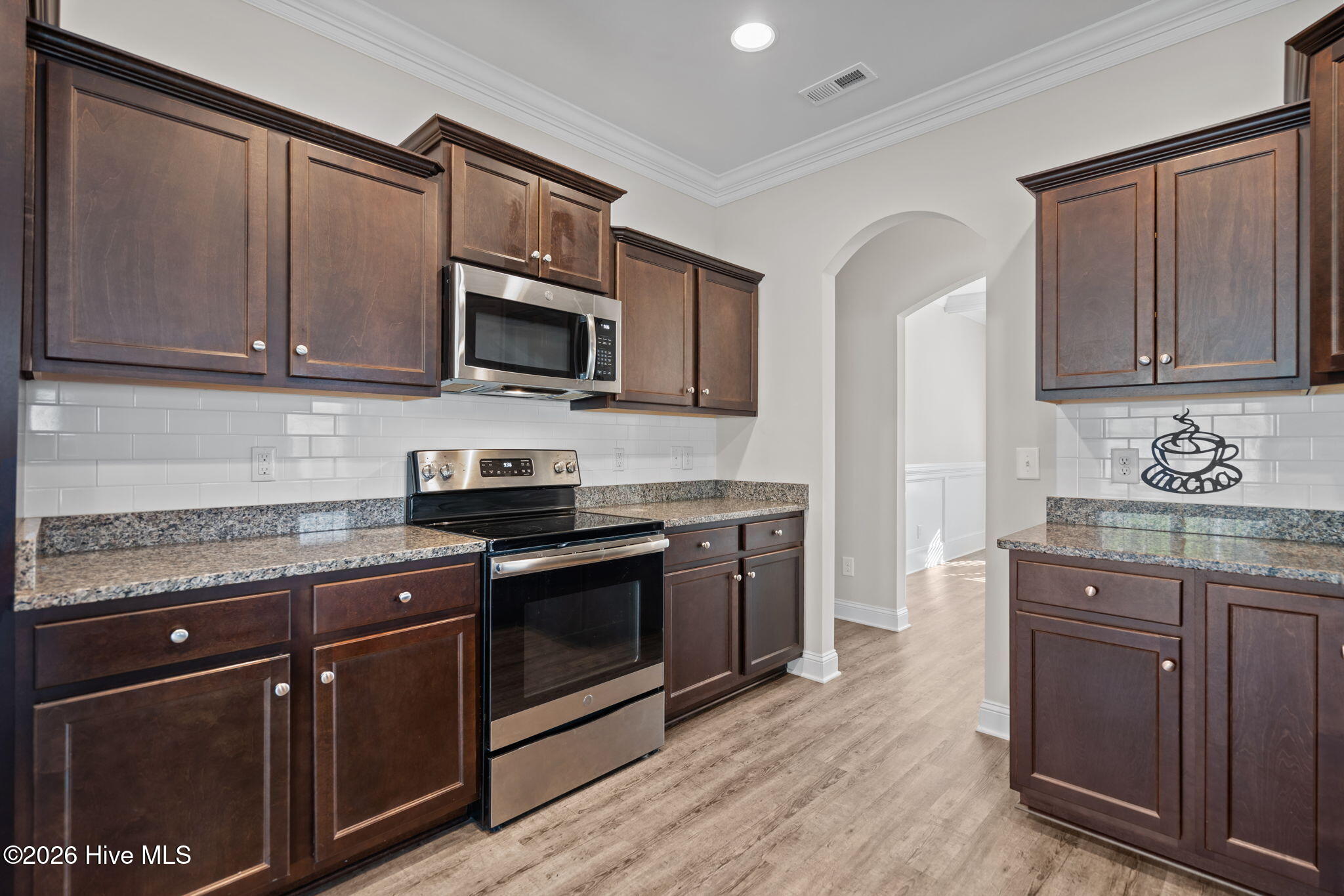 100561357 | Photo 13