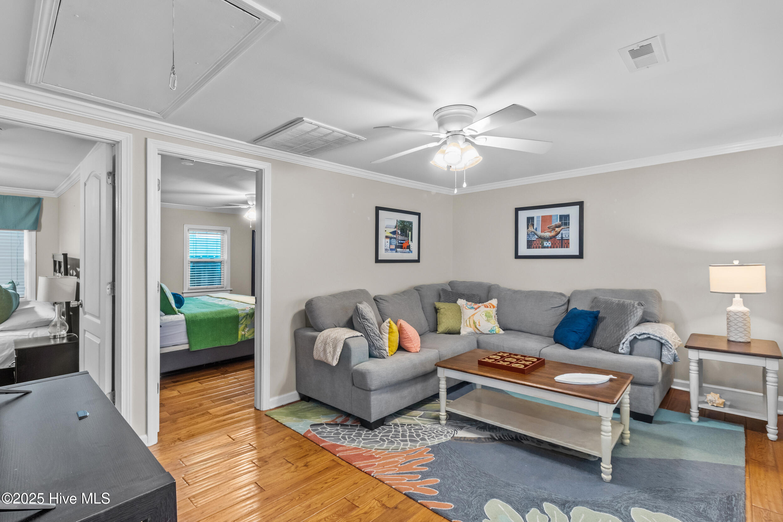 100524845 | Photo 16