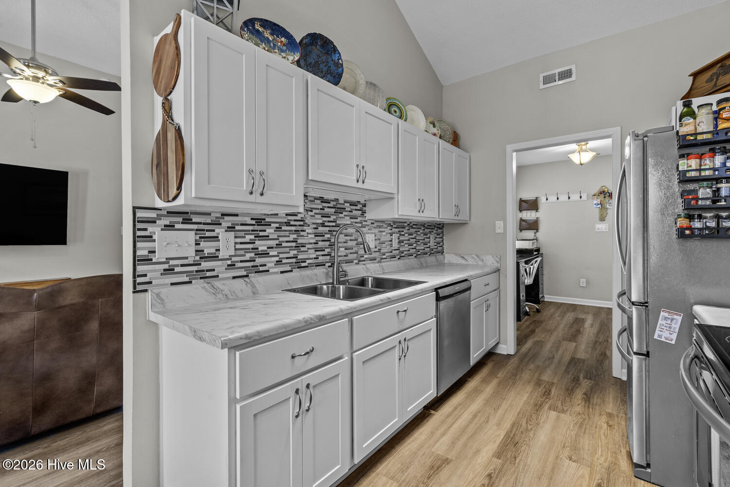 100555225 | Photo 10