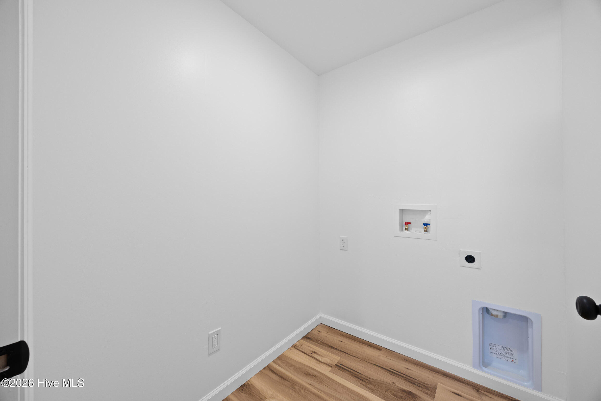 100561375 | Photo 10