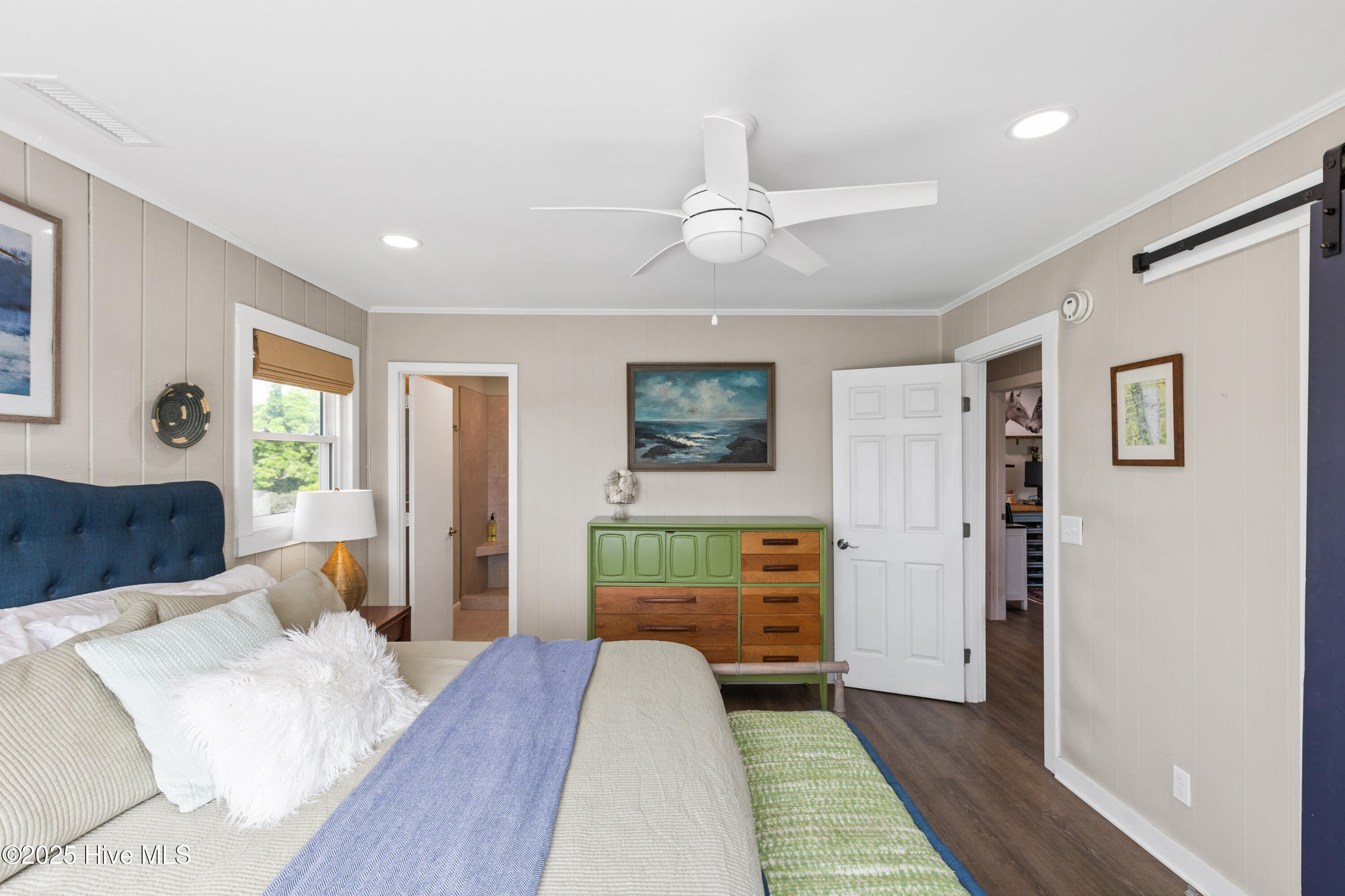 100567814 | Photo 22