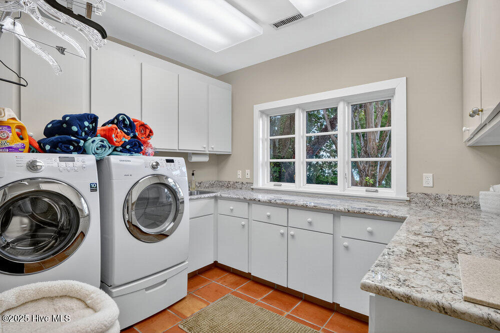 100544850 | Photo 44