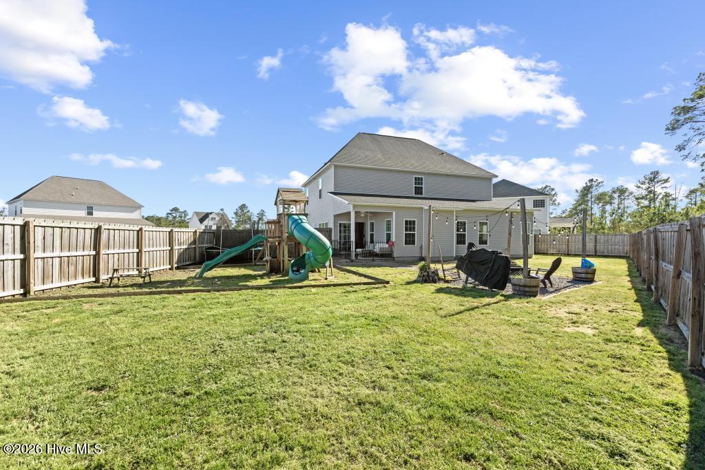 100562207 | Photo 47