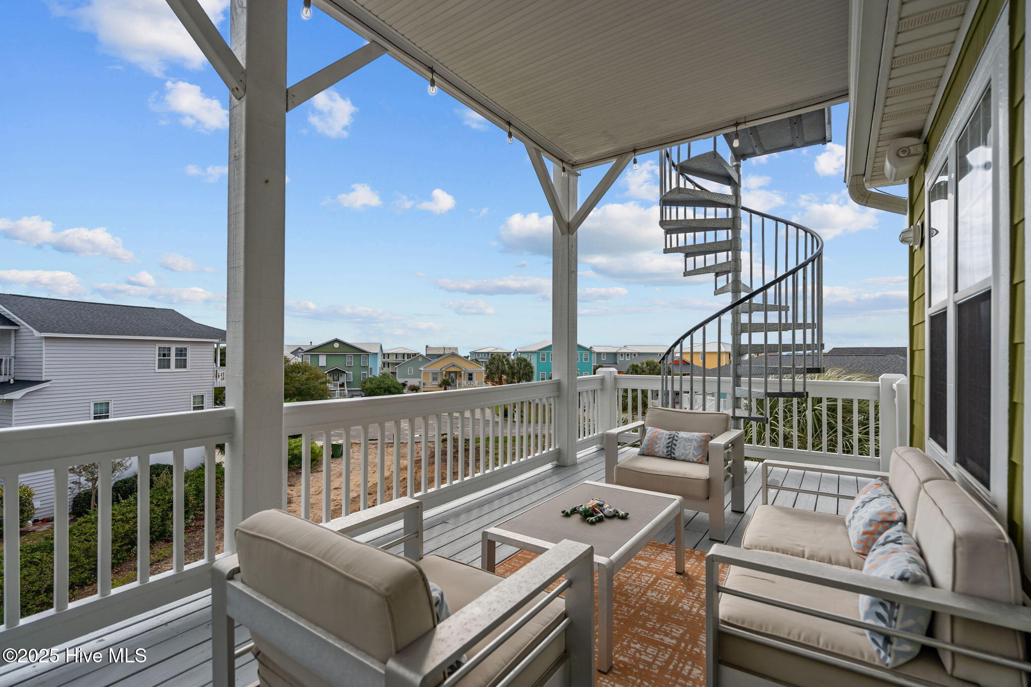 100528762 | Photo 76