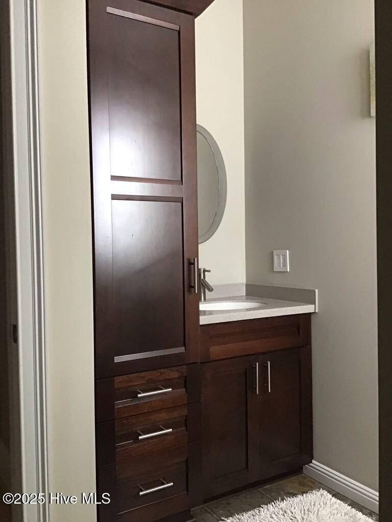 100547219 | Photo 43