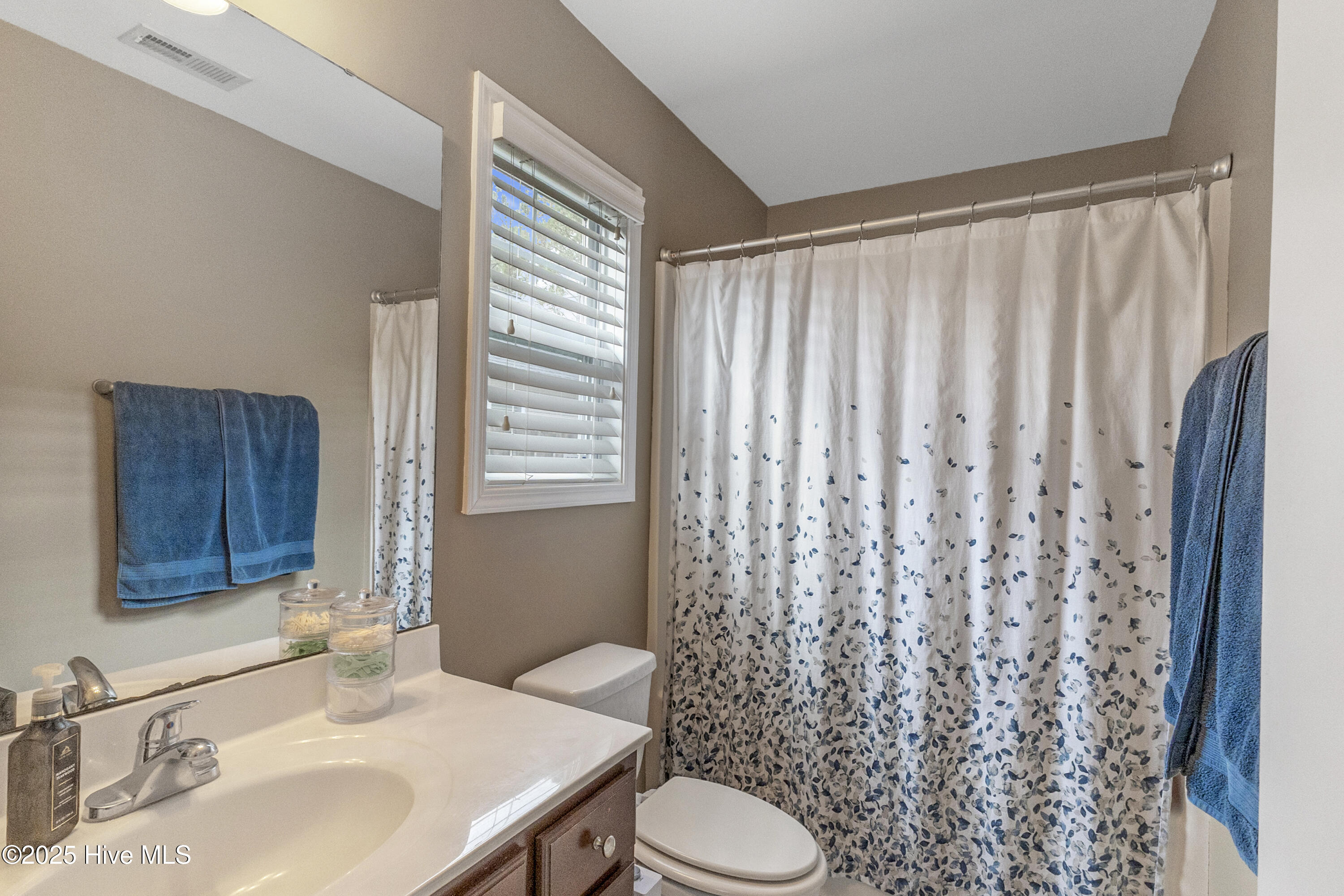 100544025 | Photo 22