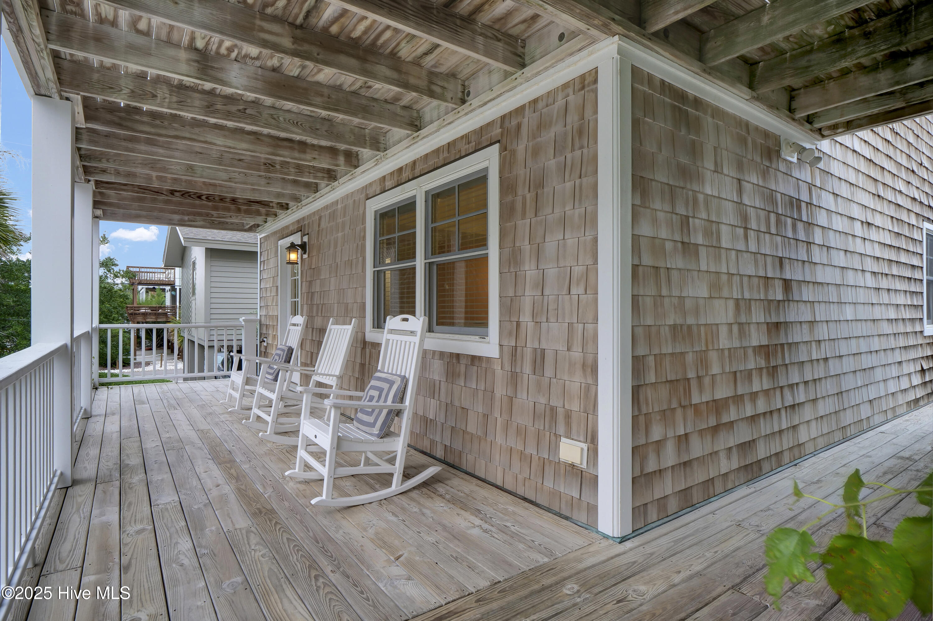 100525301 | Photo 46