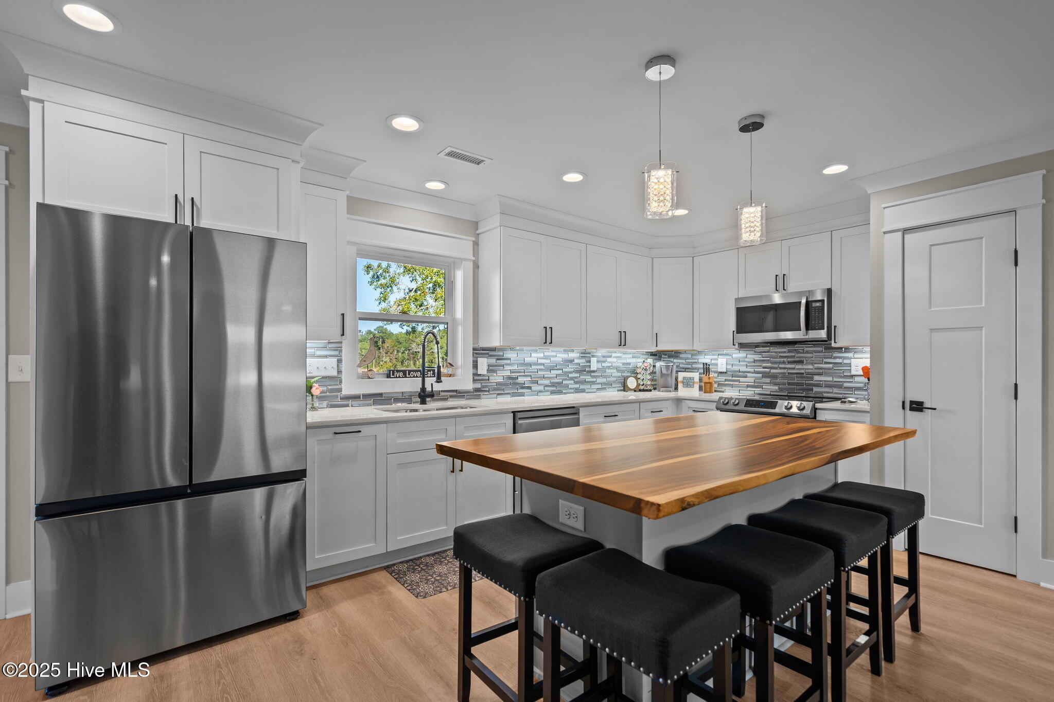 100538027 | Photo 20