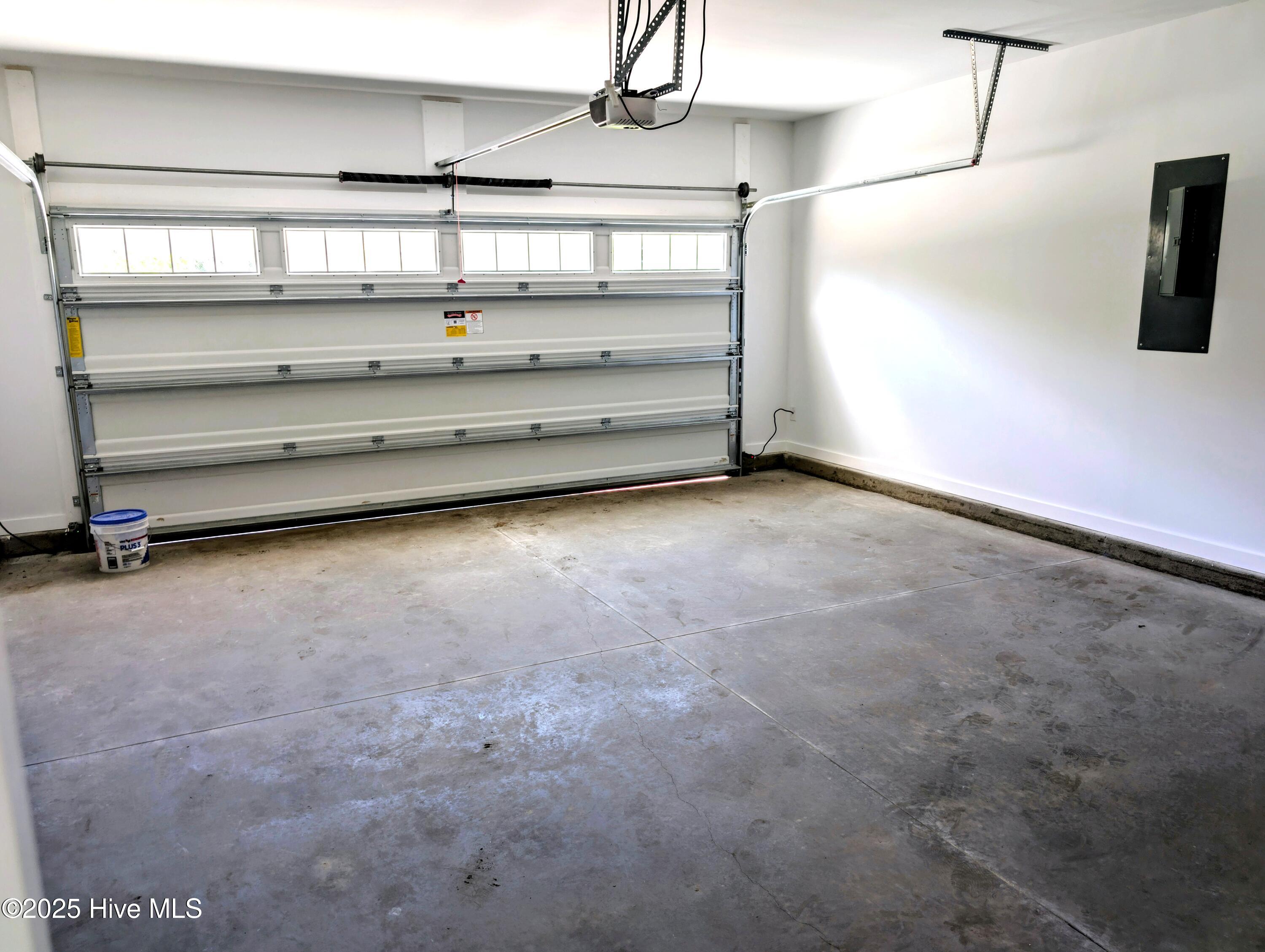 100519654 | Photo 18