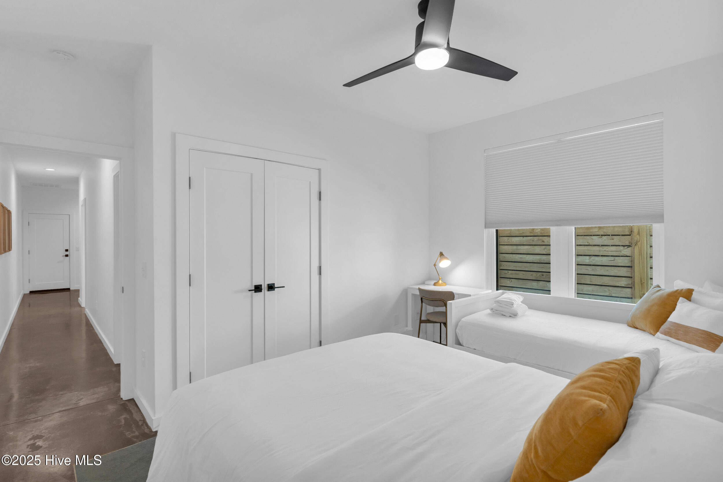 100541692 | Photo 26