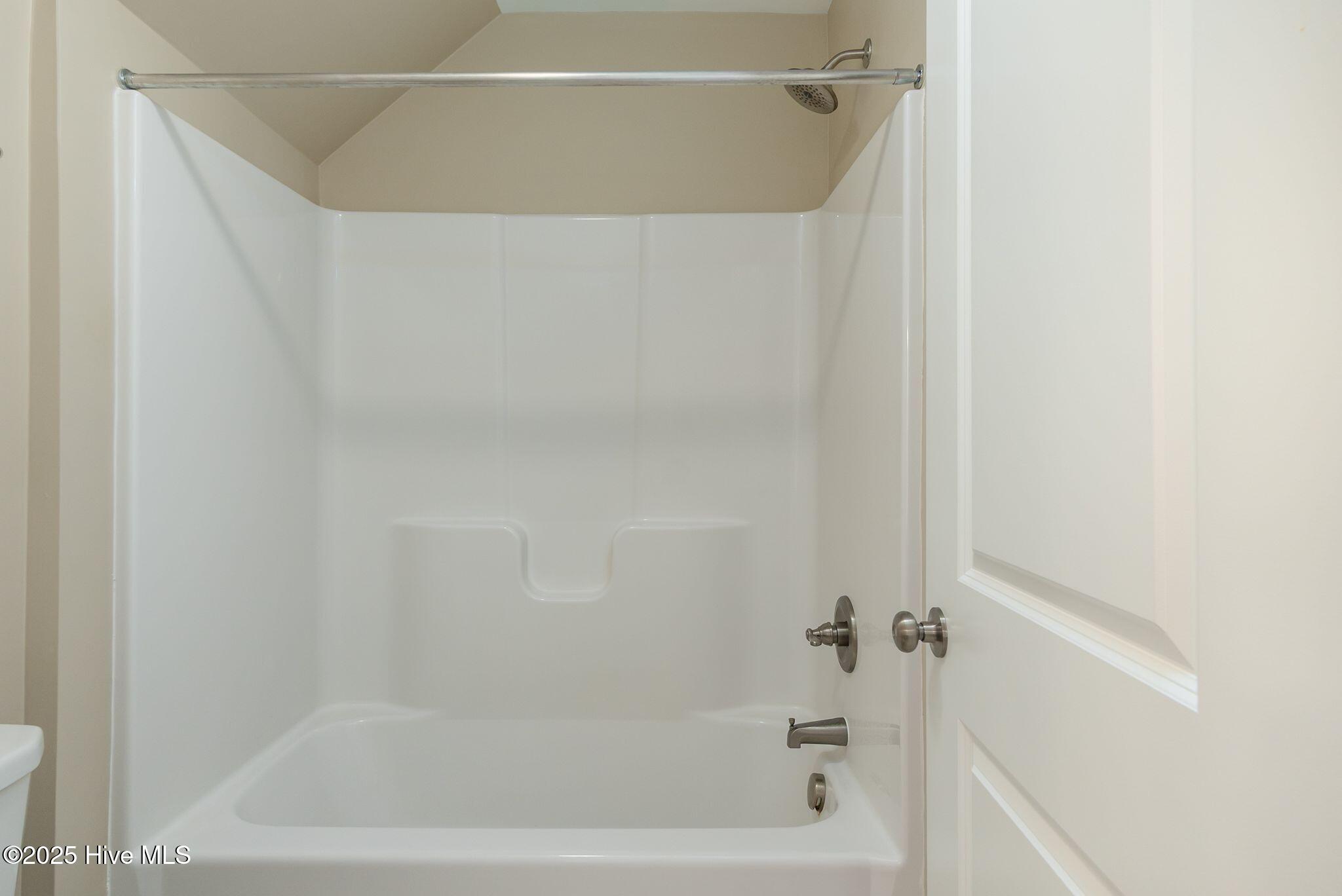 100531651 | Photo 28