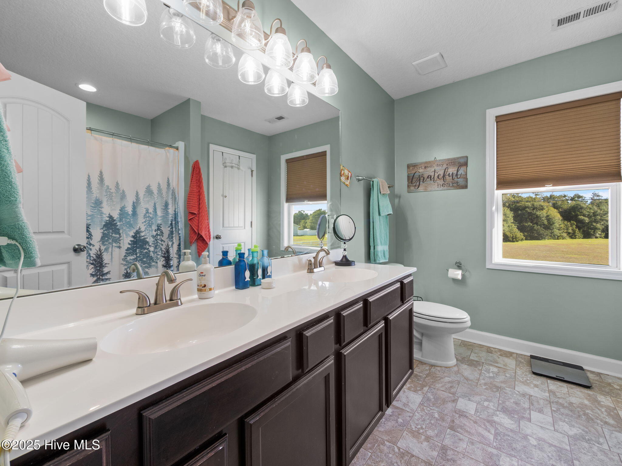 100534752 | Photo 23