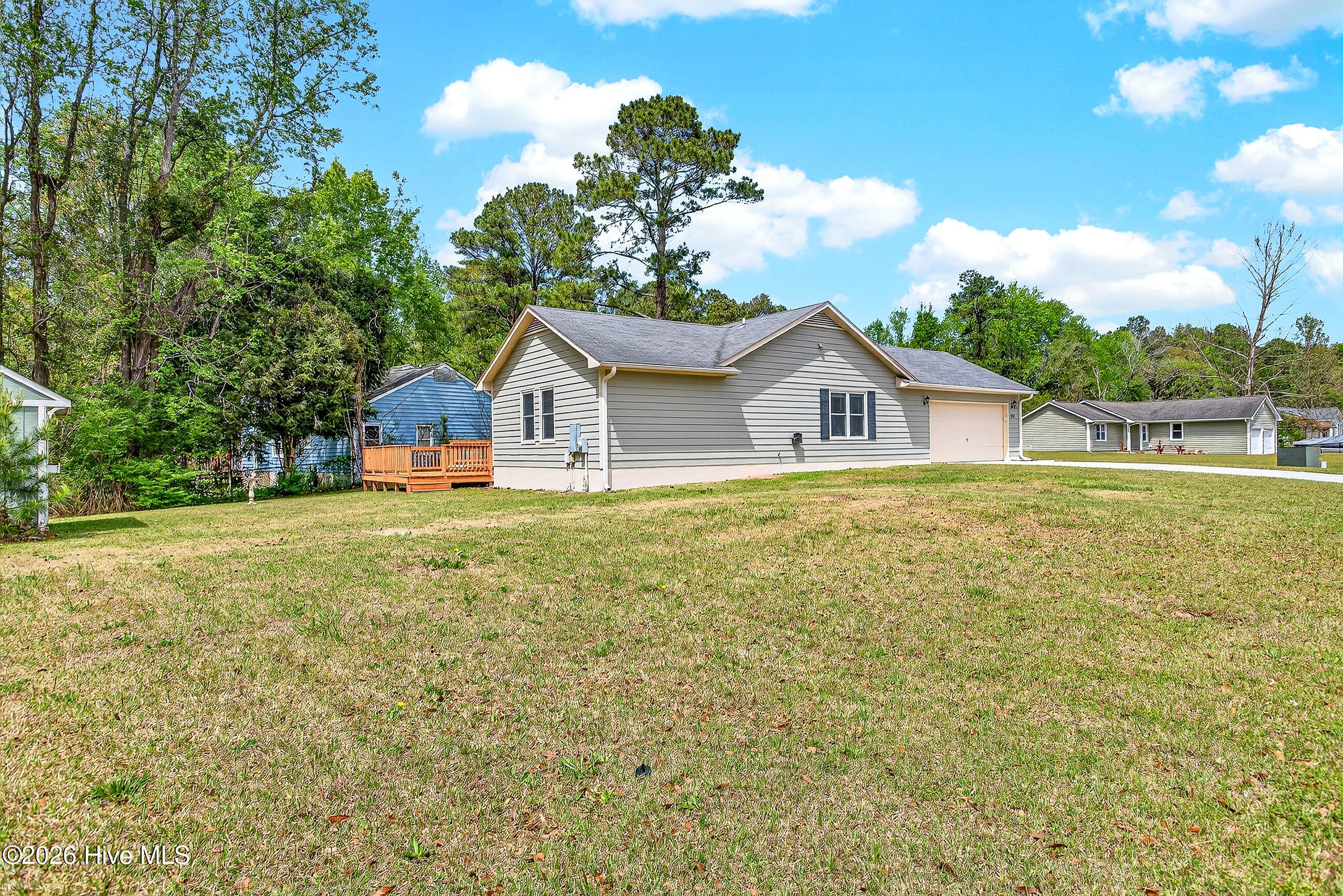 100565392 | Photo 25