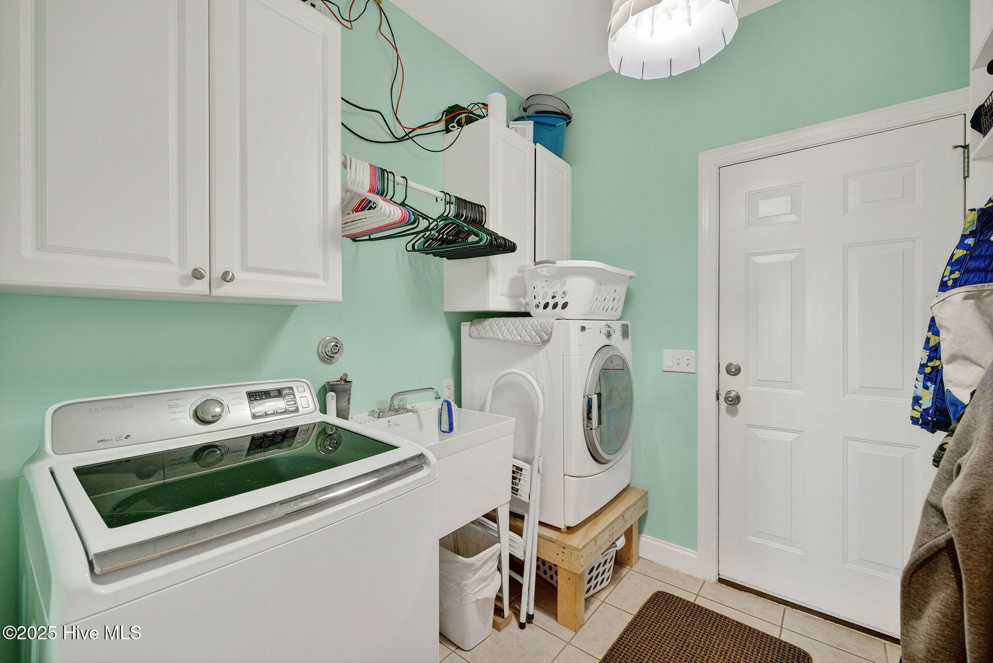 100540017 | Photo 56