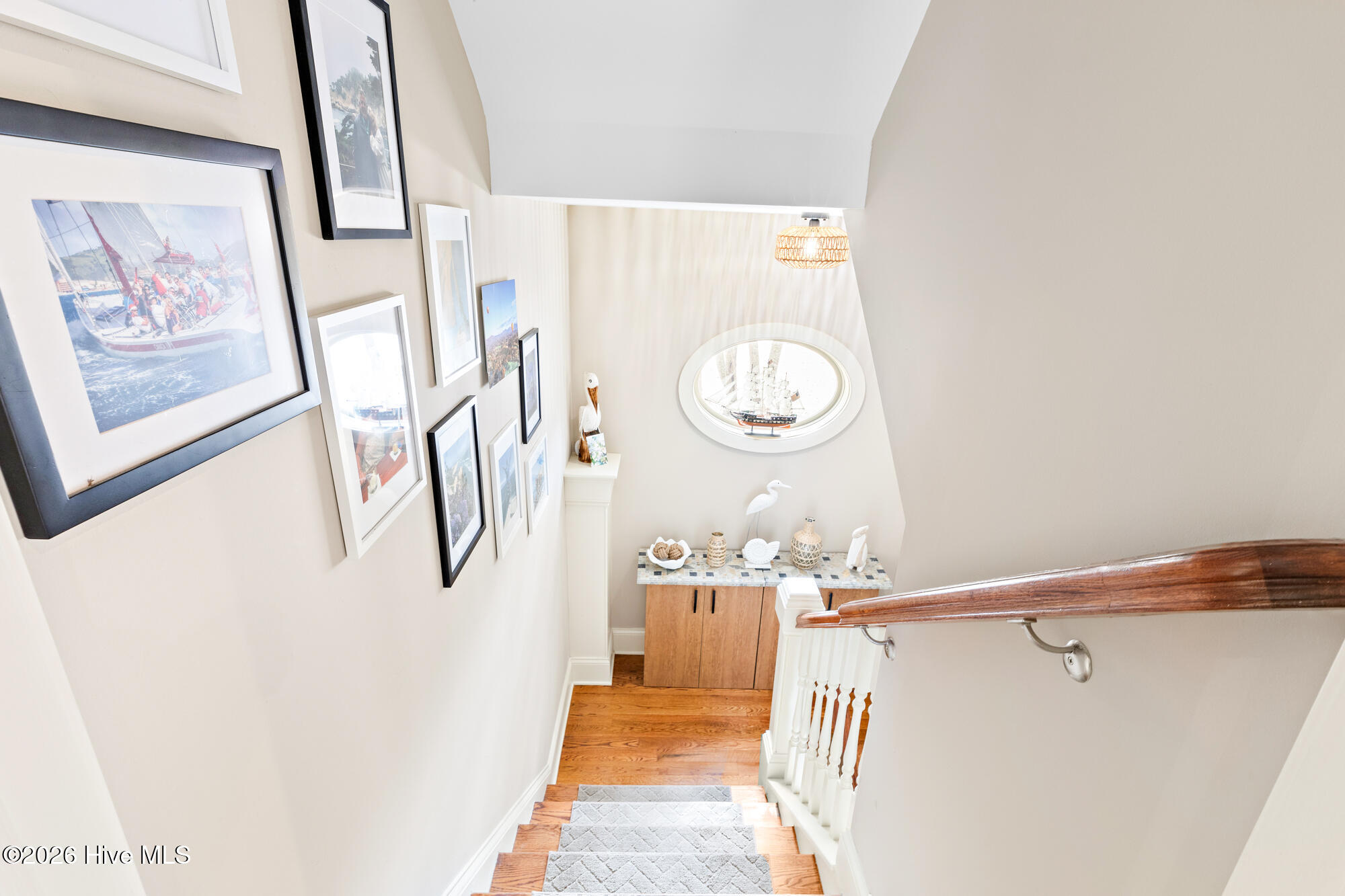 100554367 | Photo 85