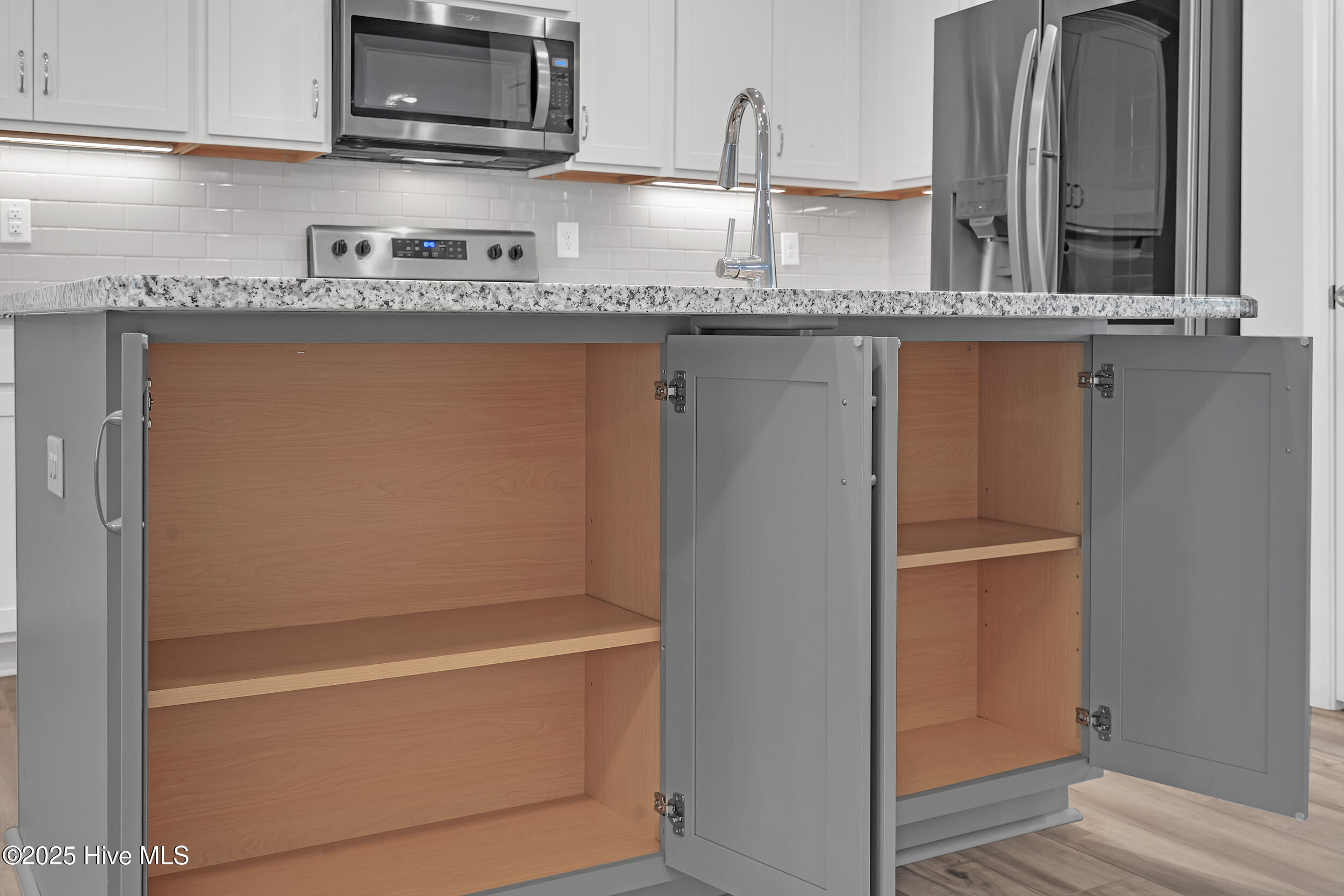 100544849 | Photo 12