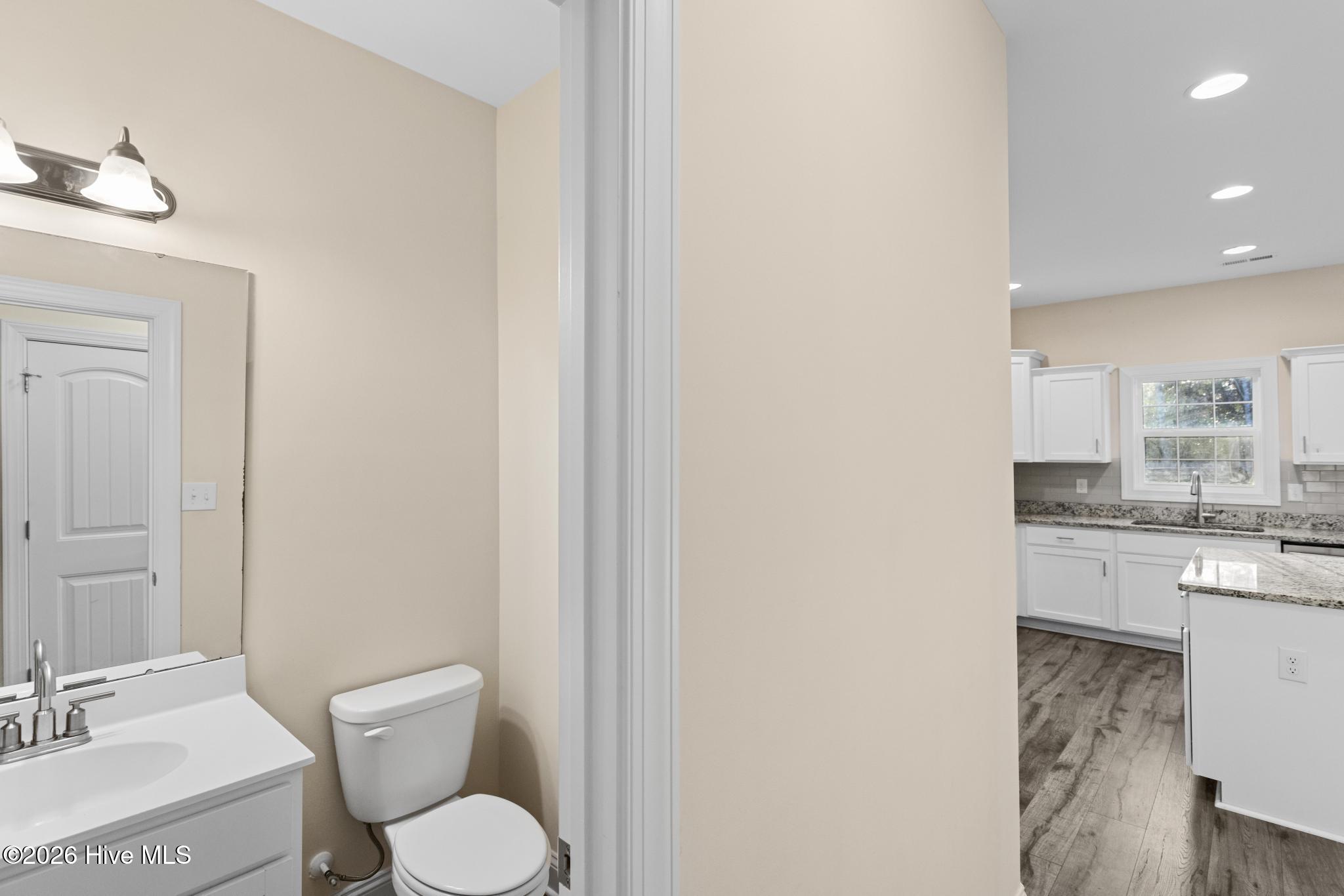 100560656 | Photo 14