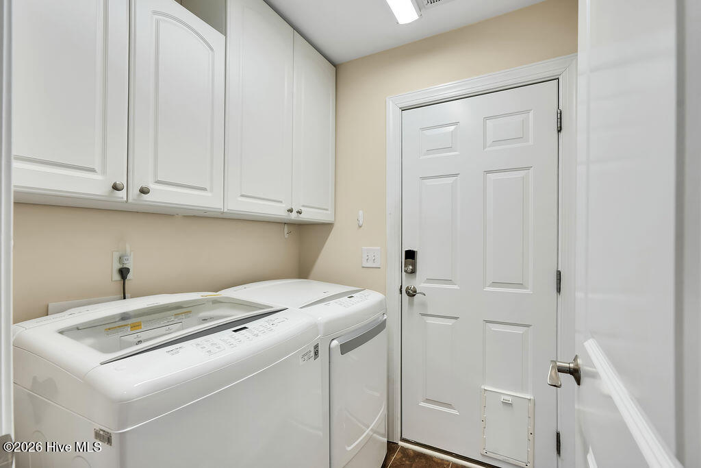 100565145 | Photo 25