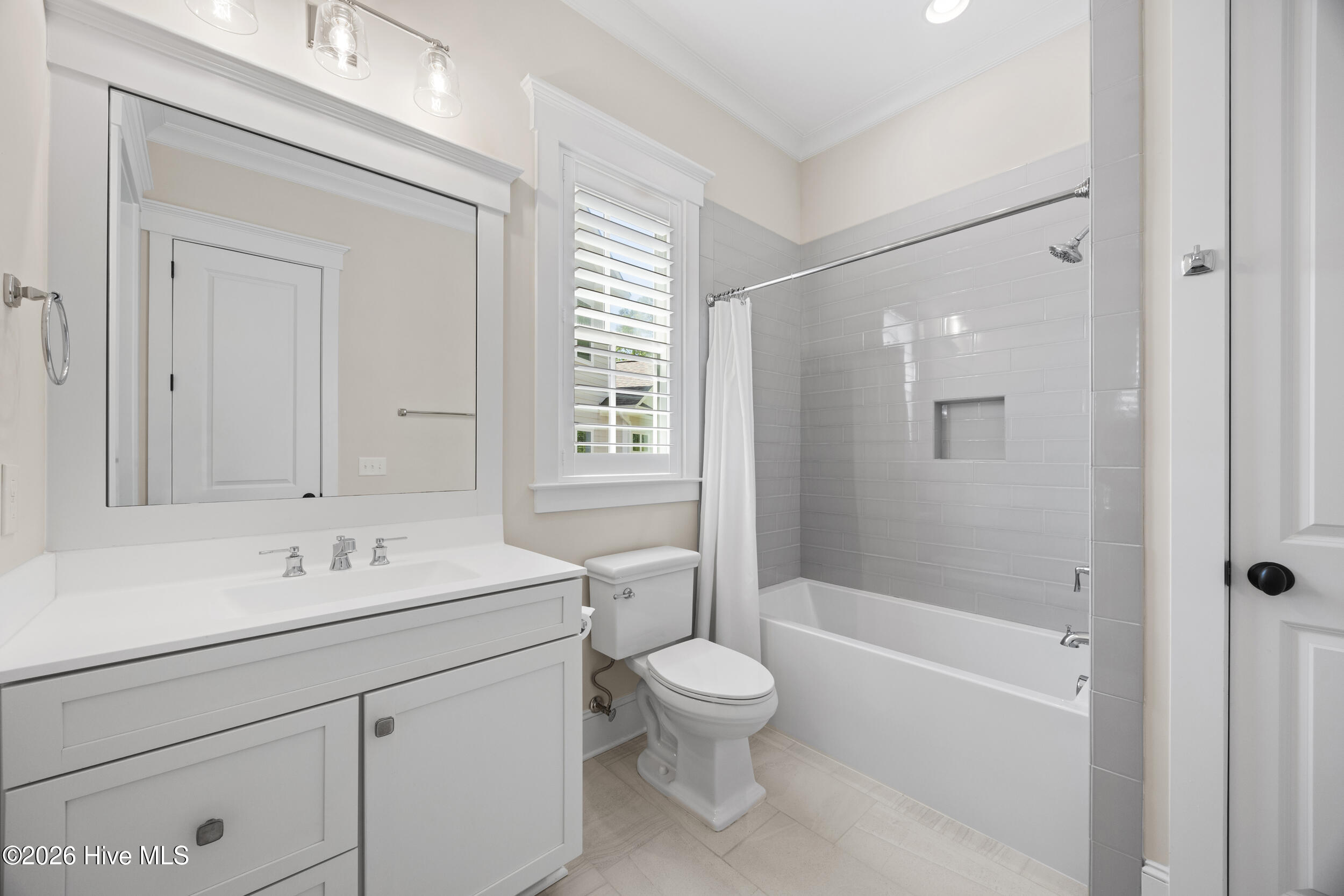 100569354 | Photo 29