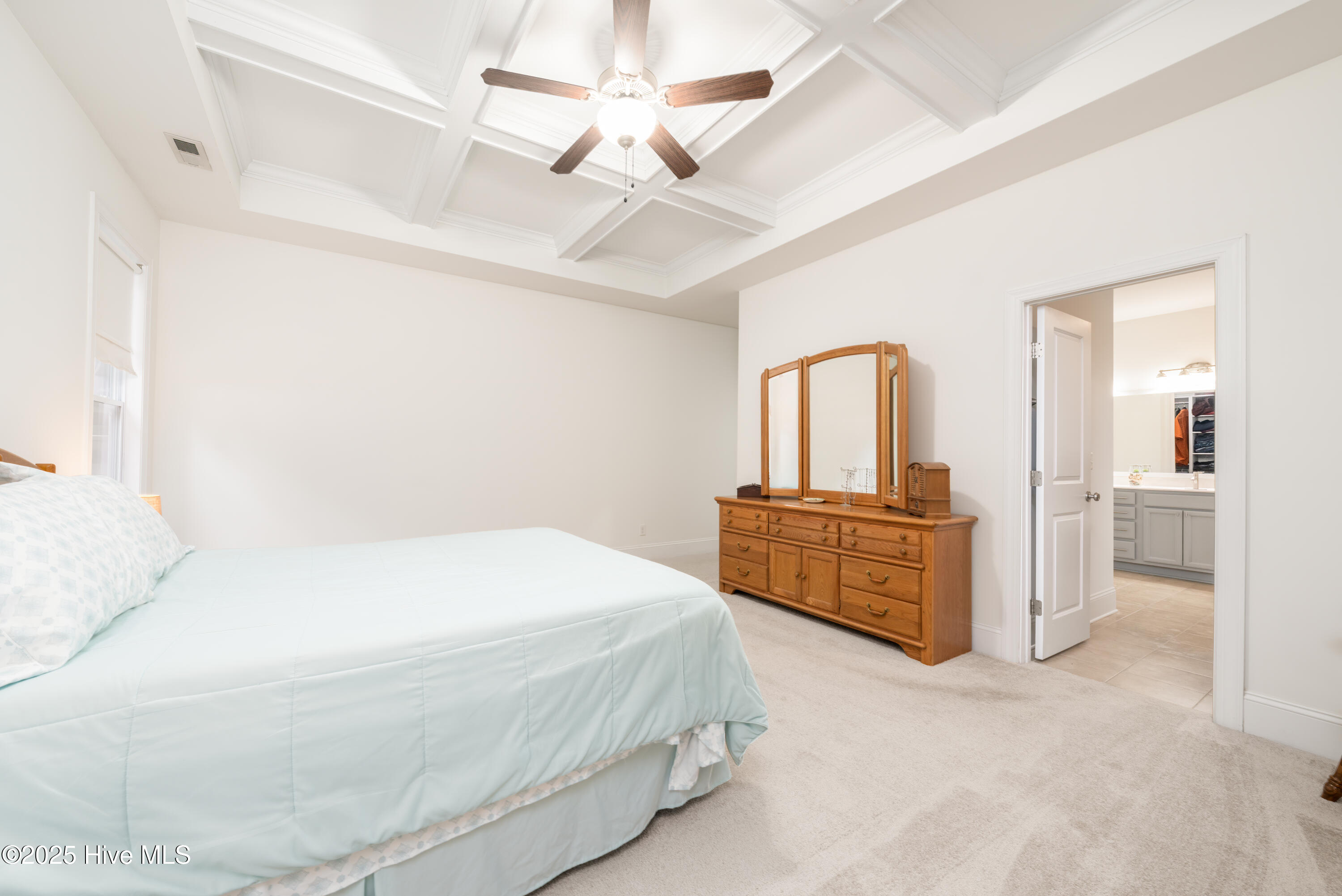 100532566 | Photo 31