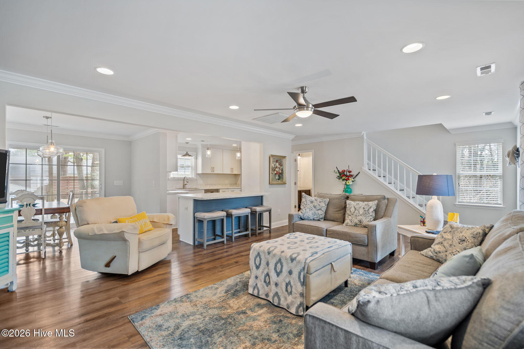 100558103 | Photo 12