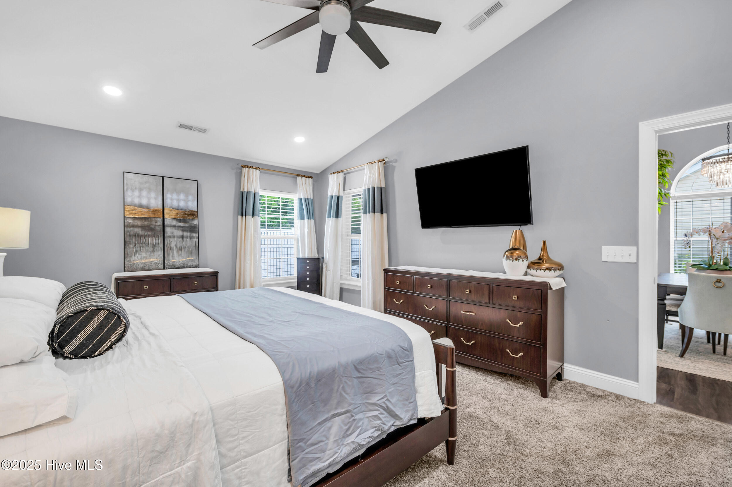 100540826 | Photo 17