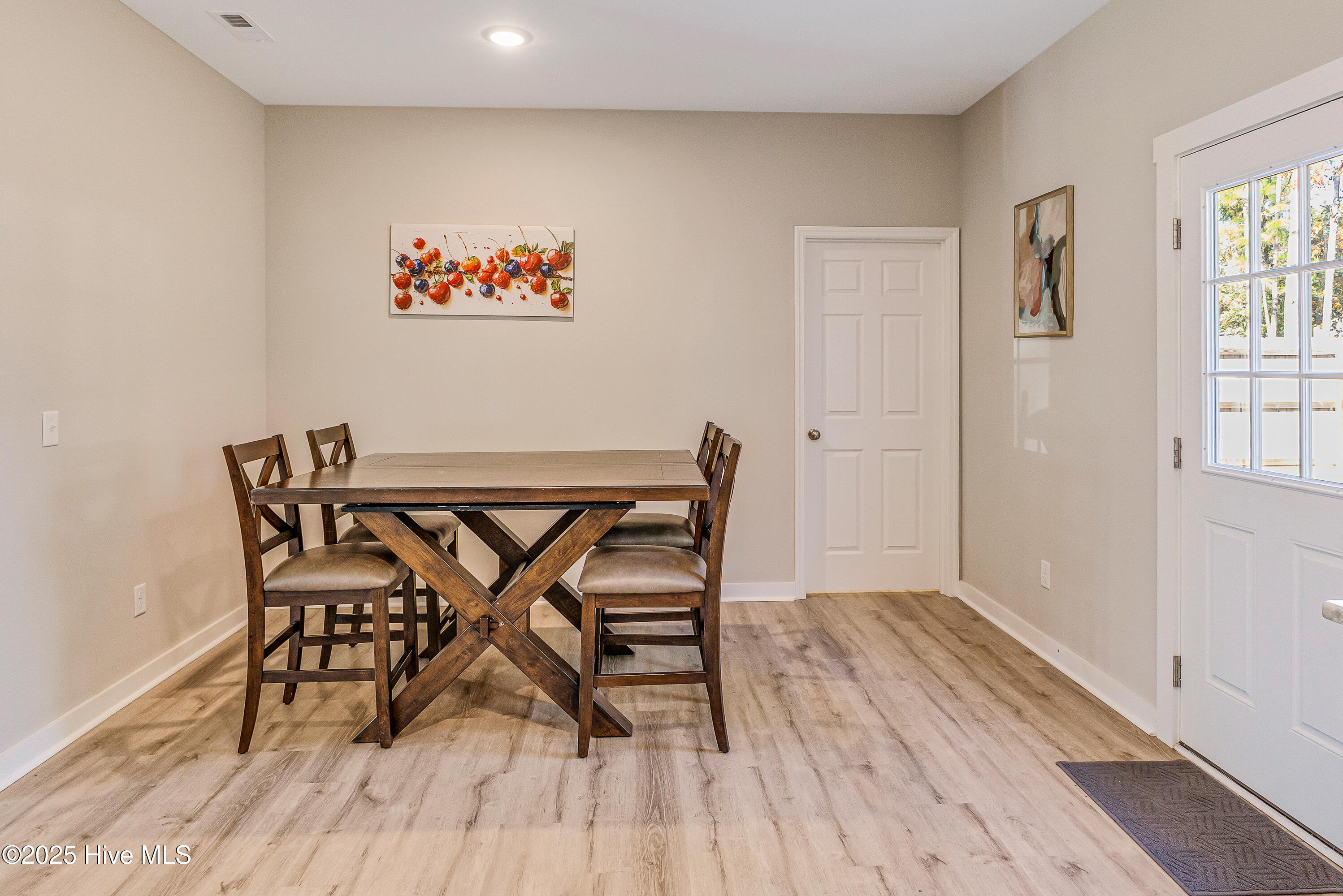 100542272 | Photo 17