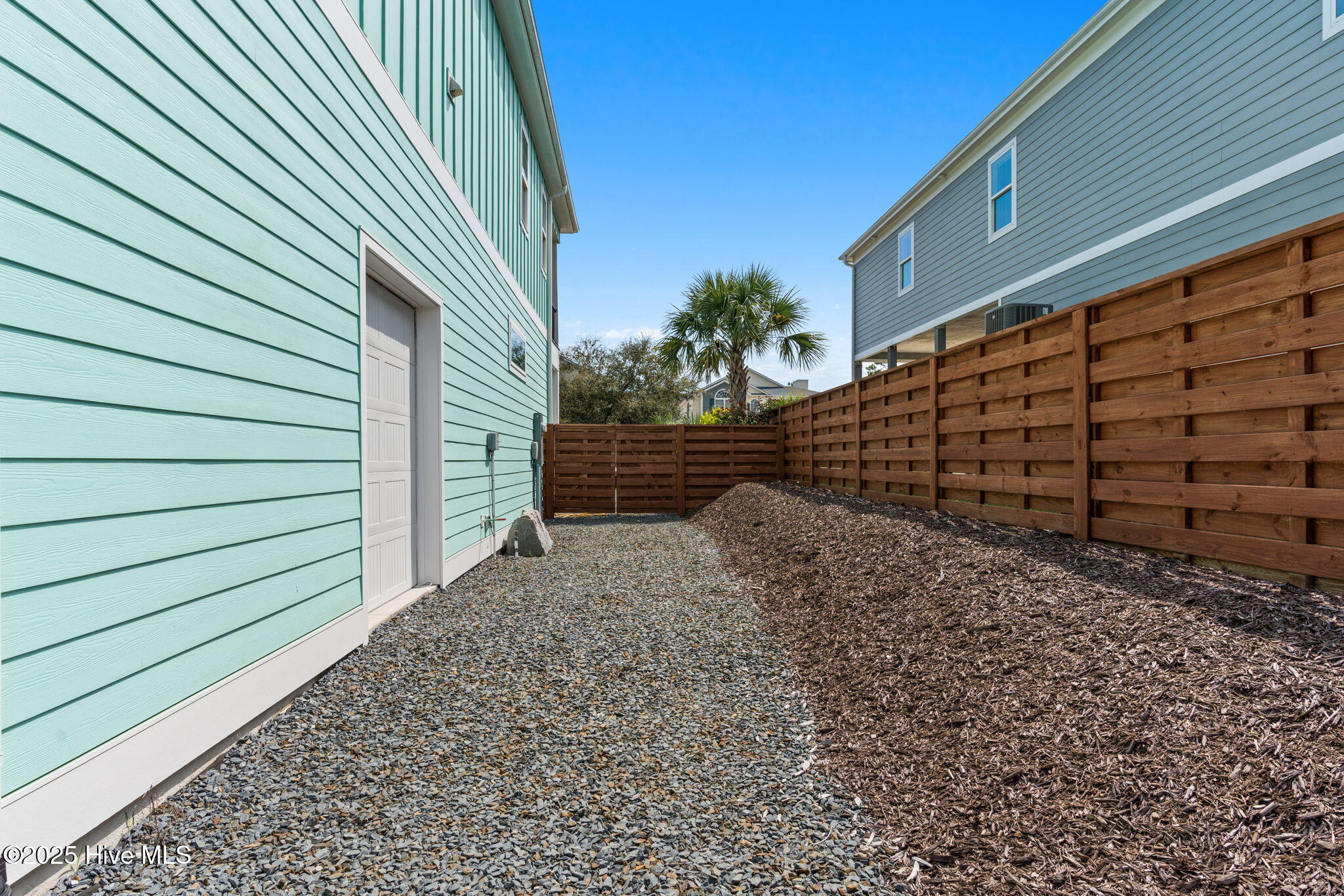 100527753 | Photo 31