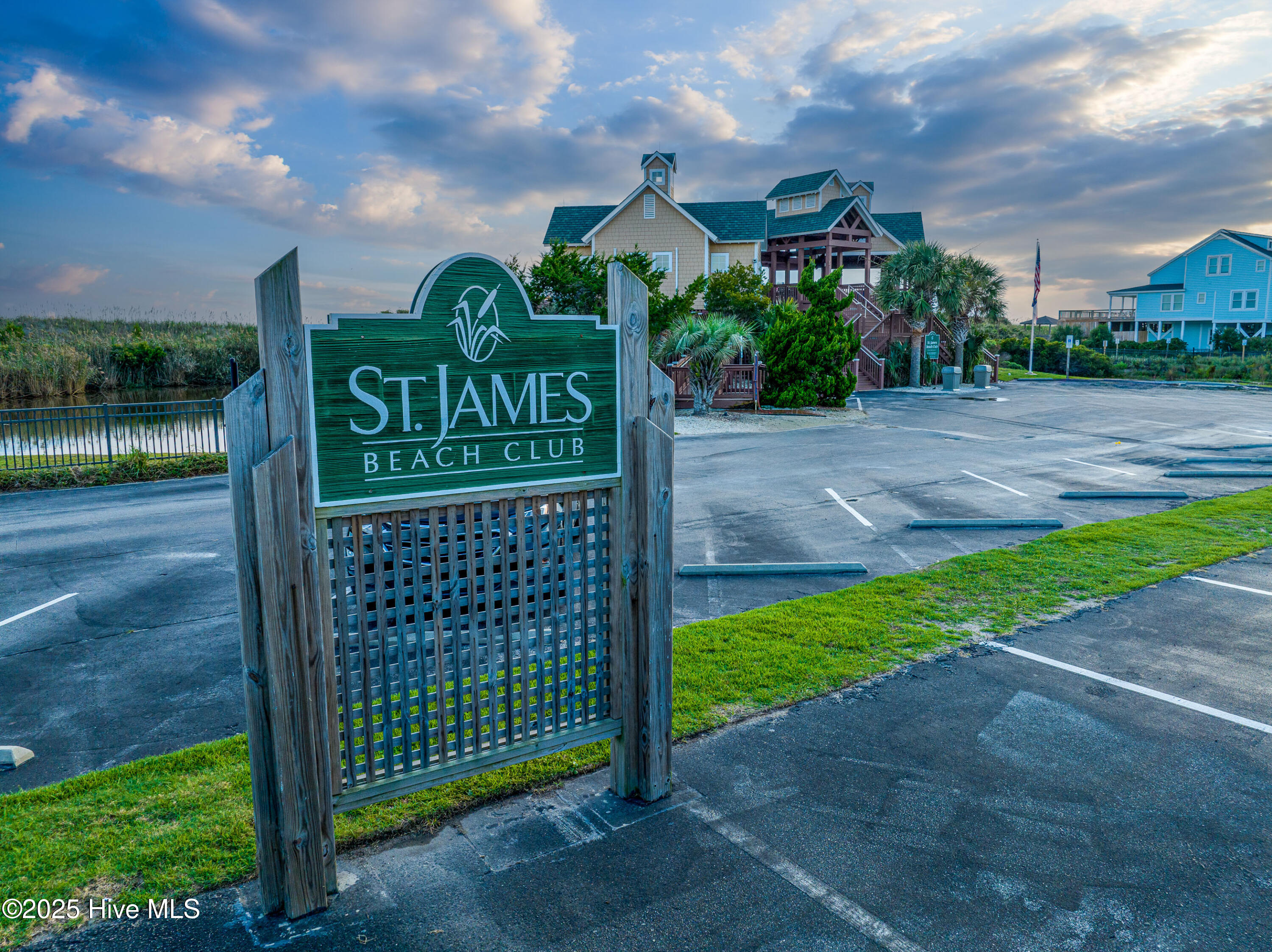 100528274 | Photo 63