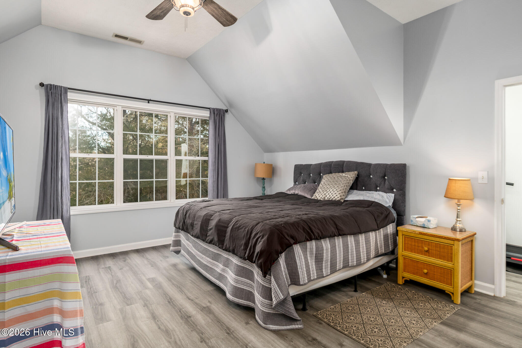 100549420 | Photo 28