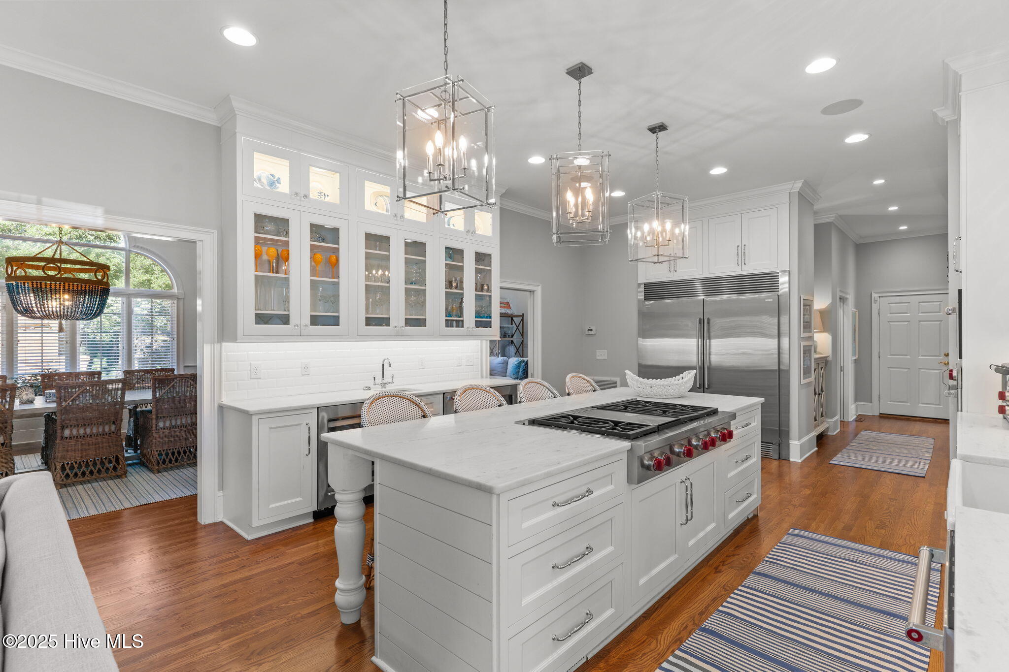 100537269 | Photo 29