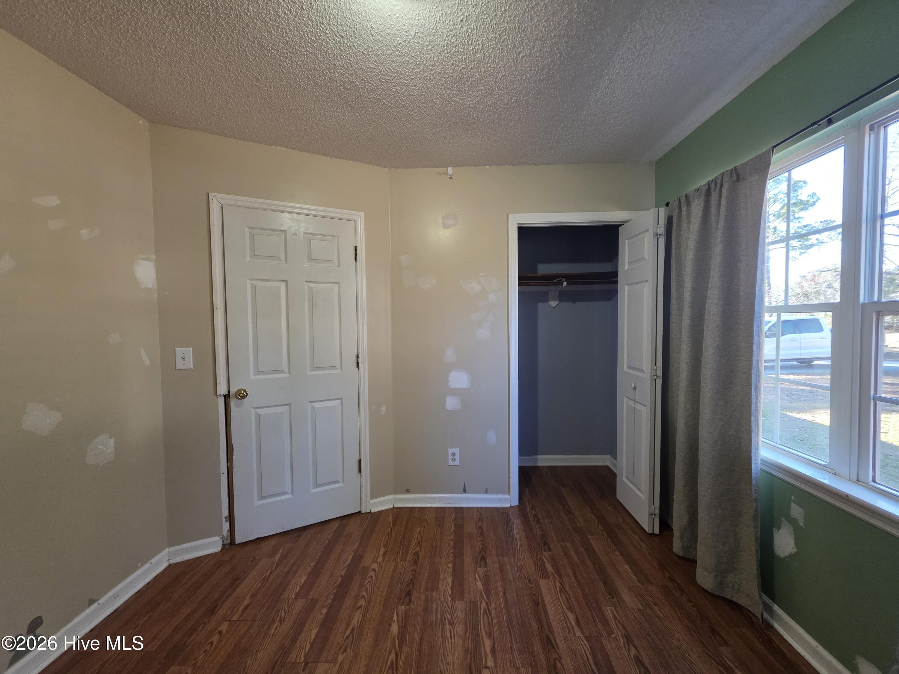 100556255 | Photo 23