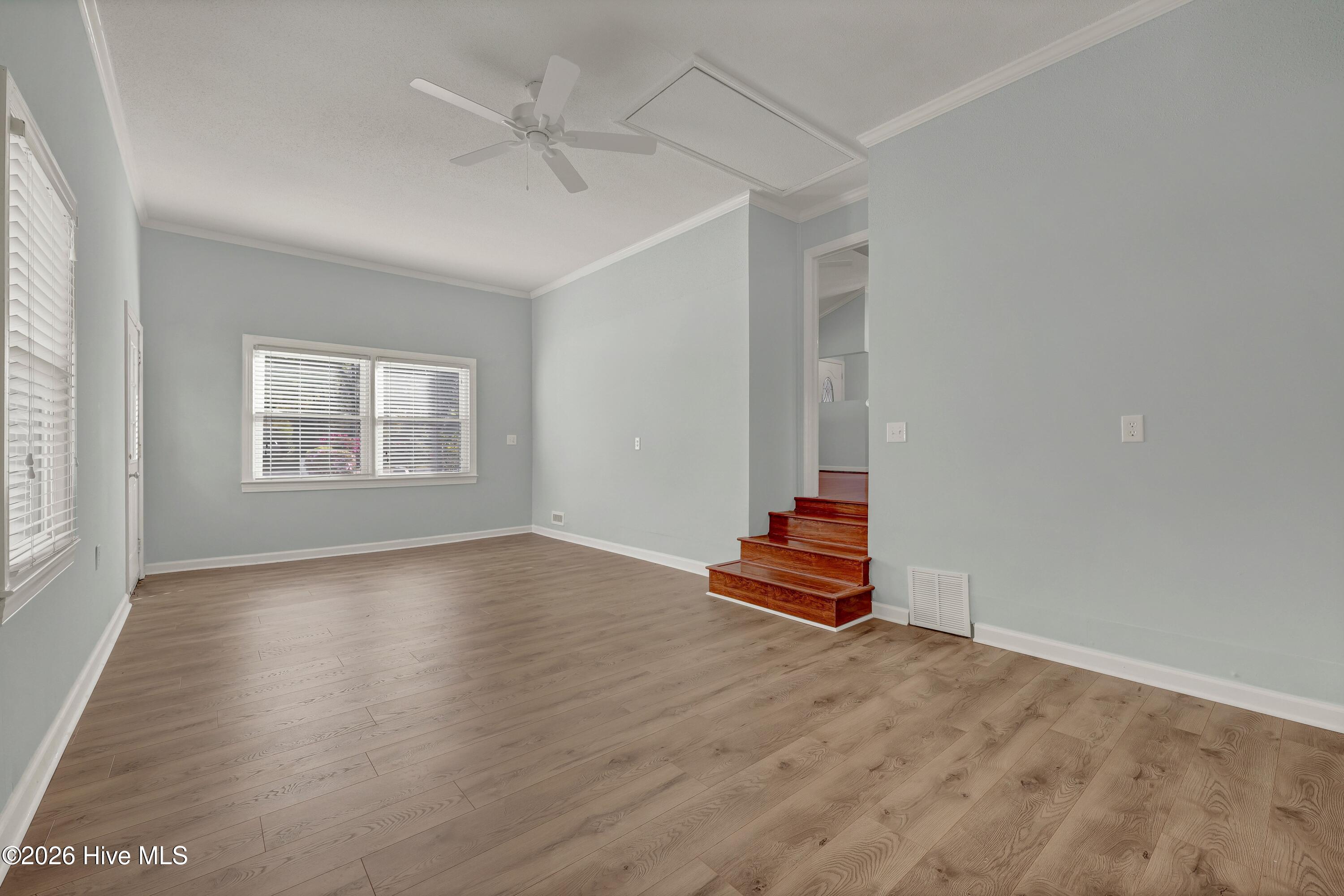 100565144 | Photo 10