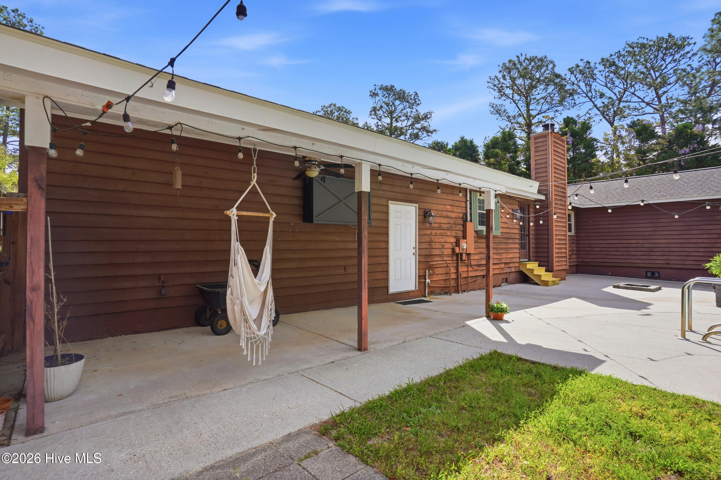 100565910 | Photo 38