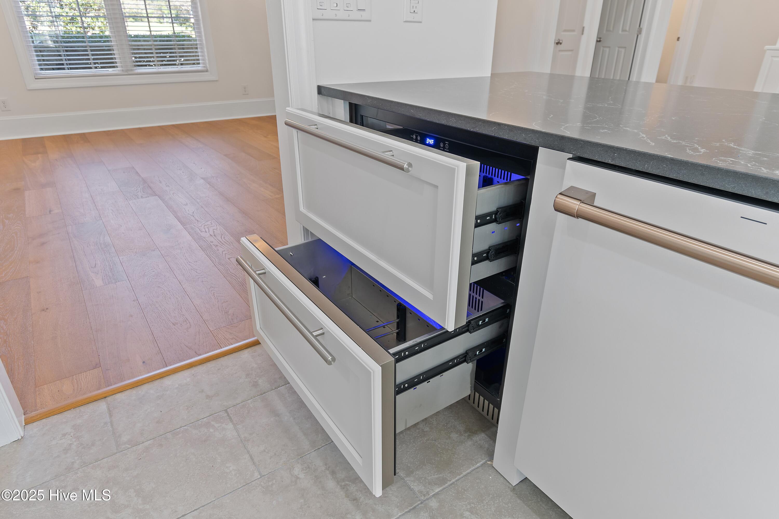 100548441 | Photo 22