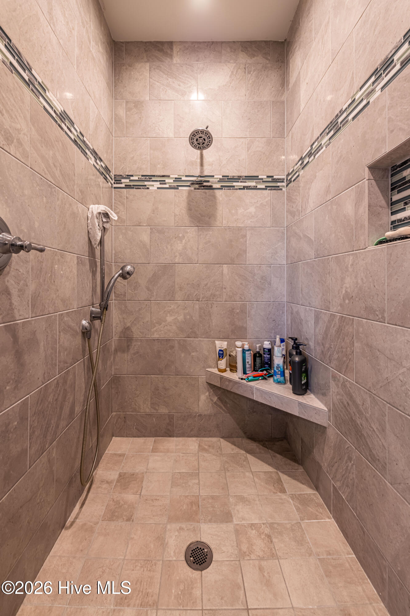 100559174 | Photo 48