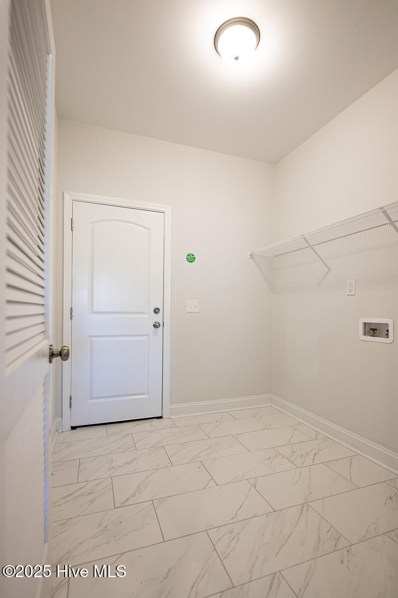 100515738 | Photo 25