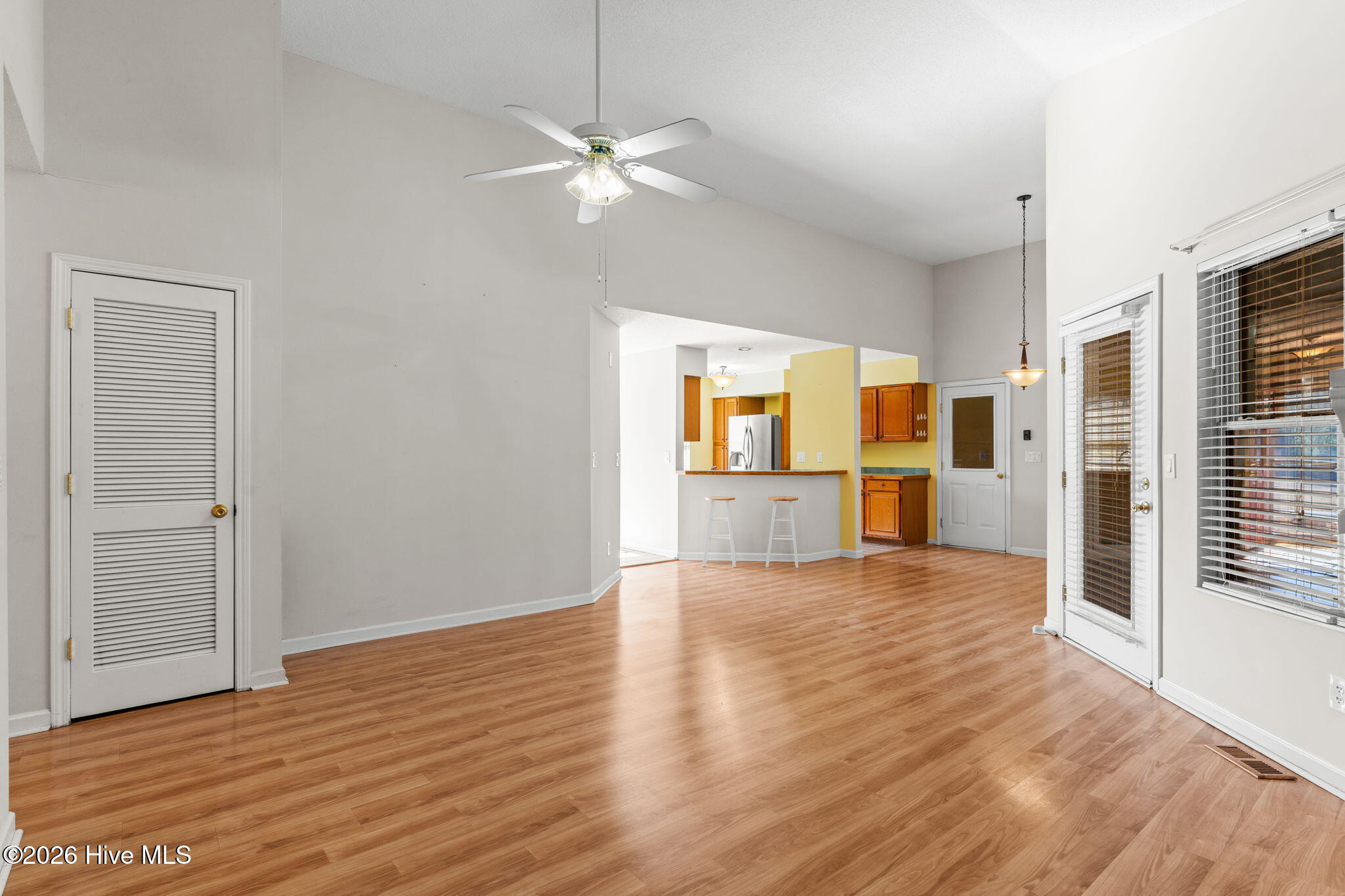 100548556 | Photo 13