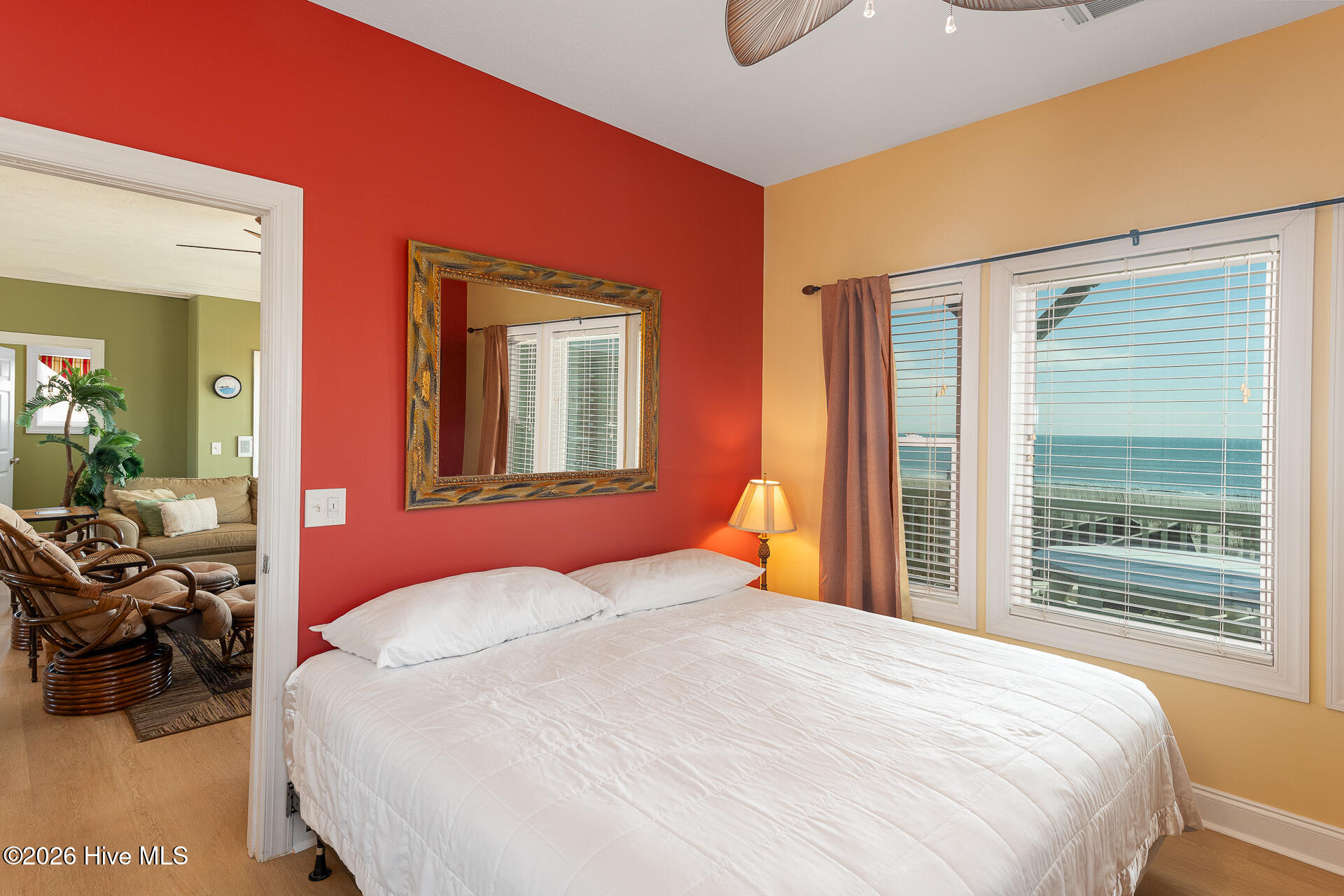 100558758 | Photo 26