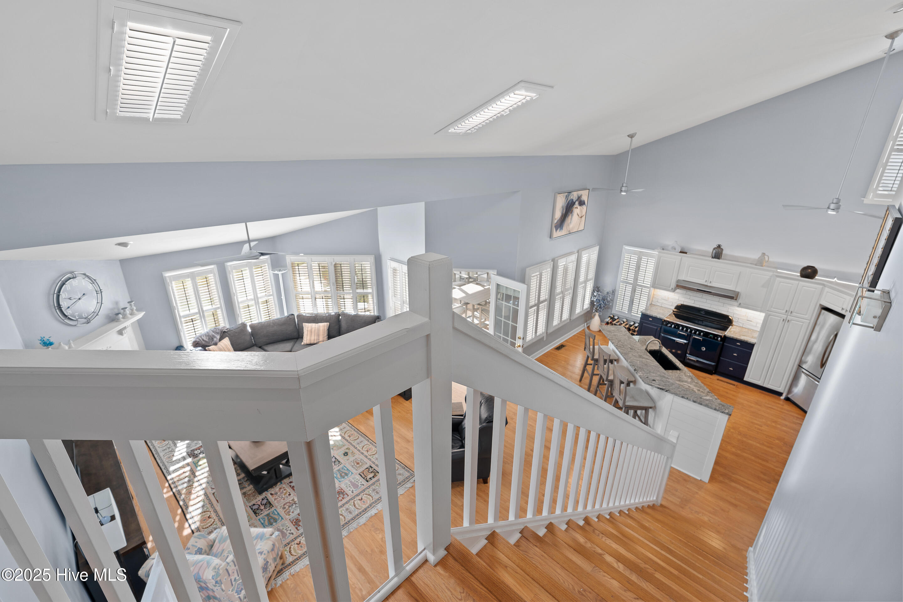 100543404 | Photo 25