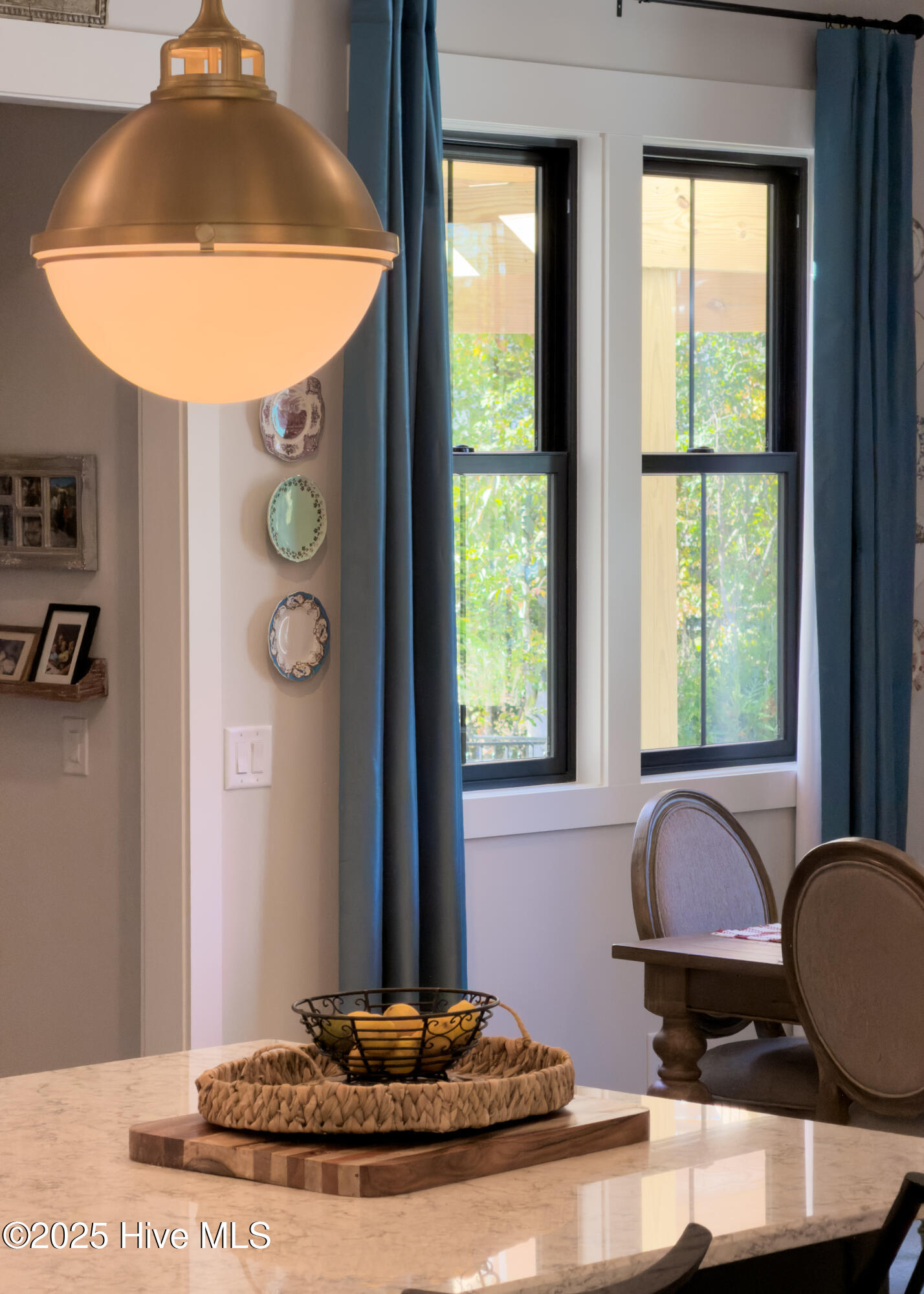 100539739 | Photo 14